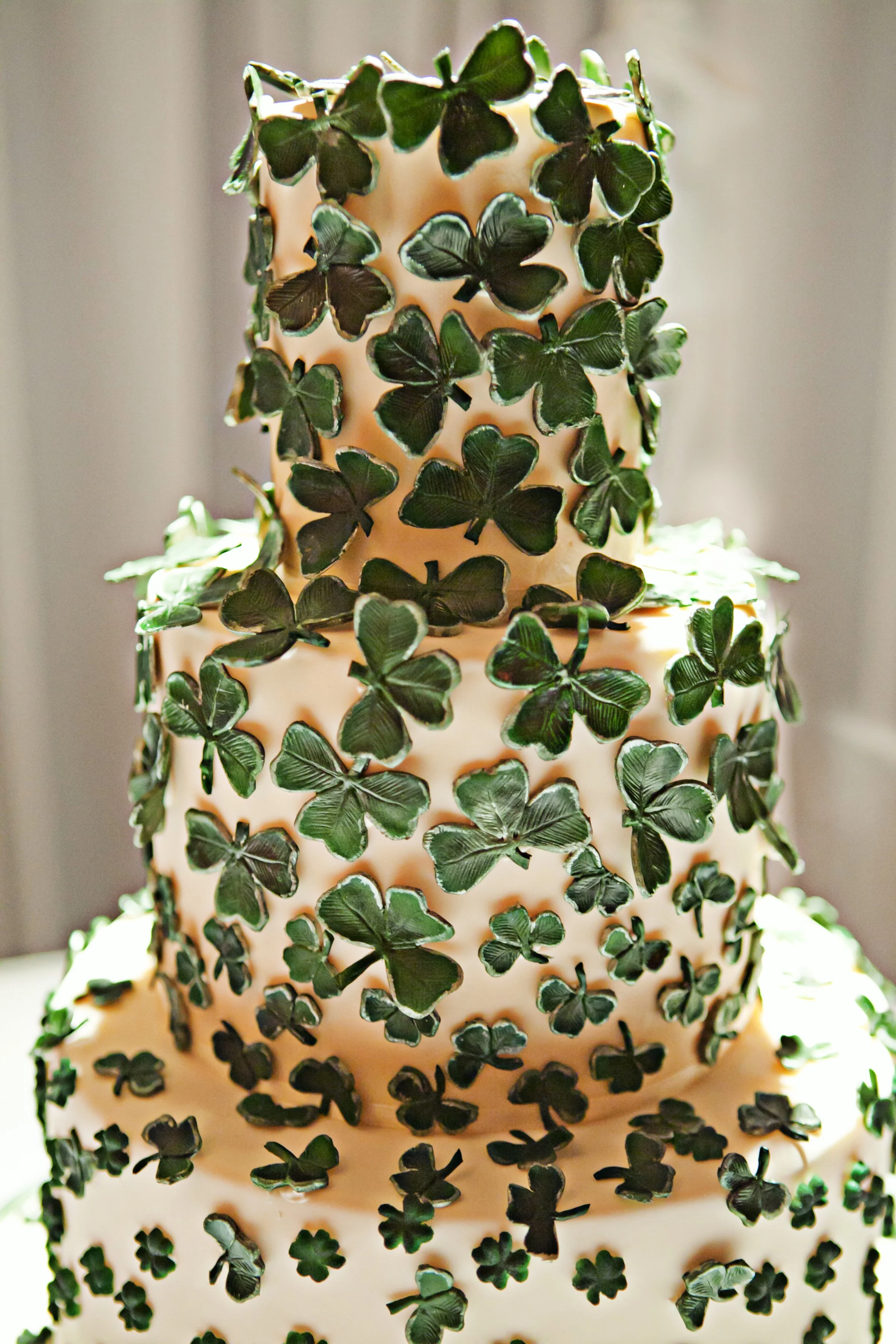 The-Little-Nell-Wedding-Cake-Clovers.jpg