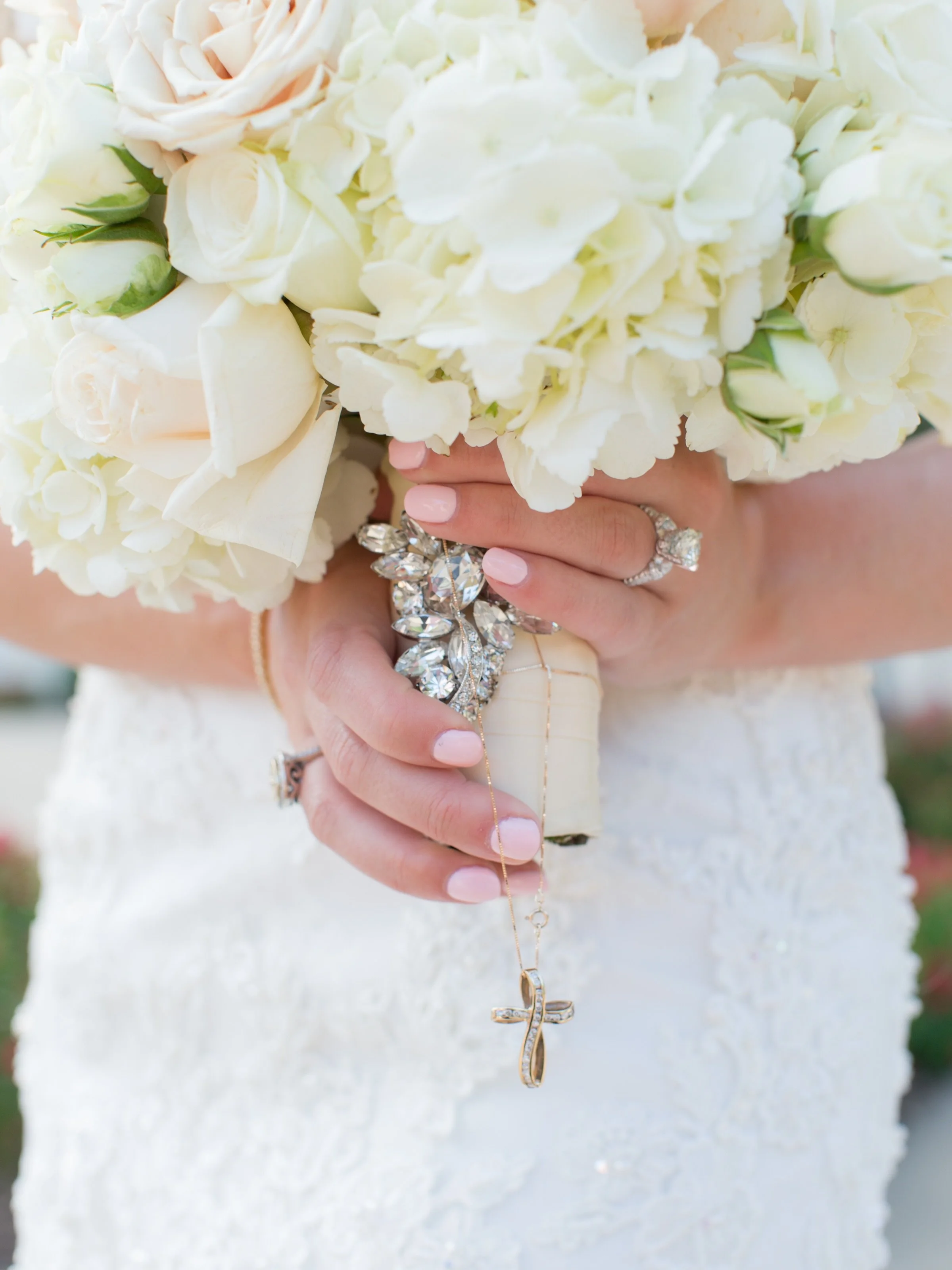 How it felt. ✨ Happy Anniversary love birds!!!! 

Bride @chelbell113 
Venue @northwoodcountryclub 

Dallas wedding photographer | Dallas wedding | Dallas bride | country club wedding | Dallas wedding venue | anniversary photography | timeless wedding