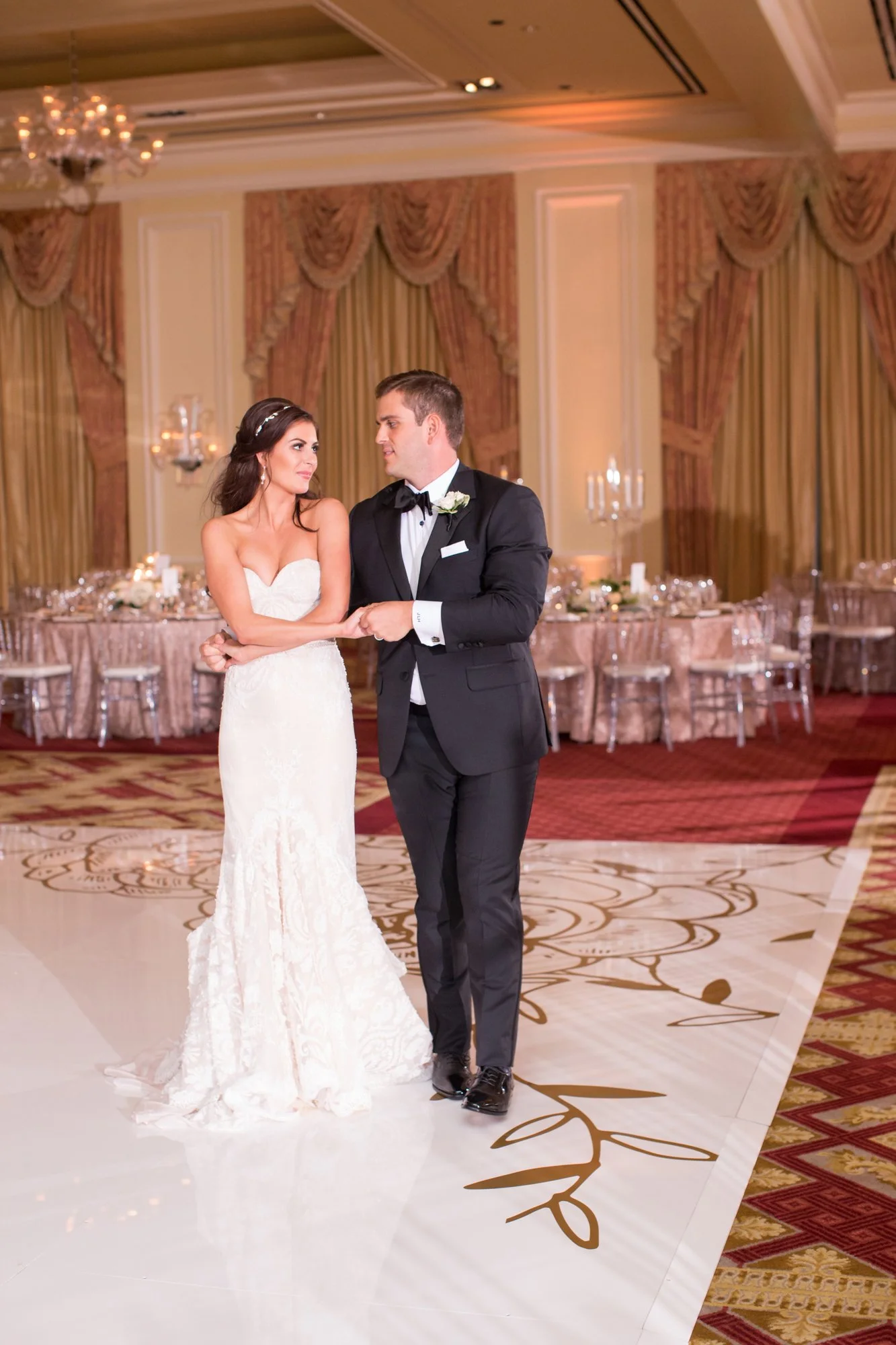 rtiz-carlton-dallas-first-dance-glam.jpg