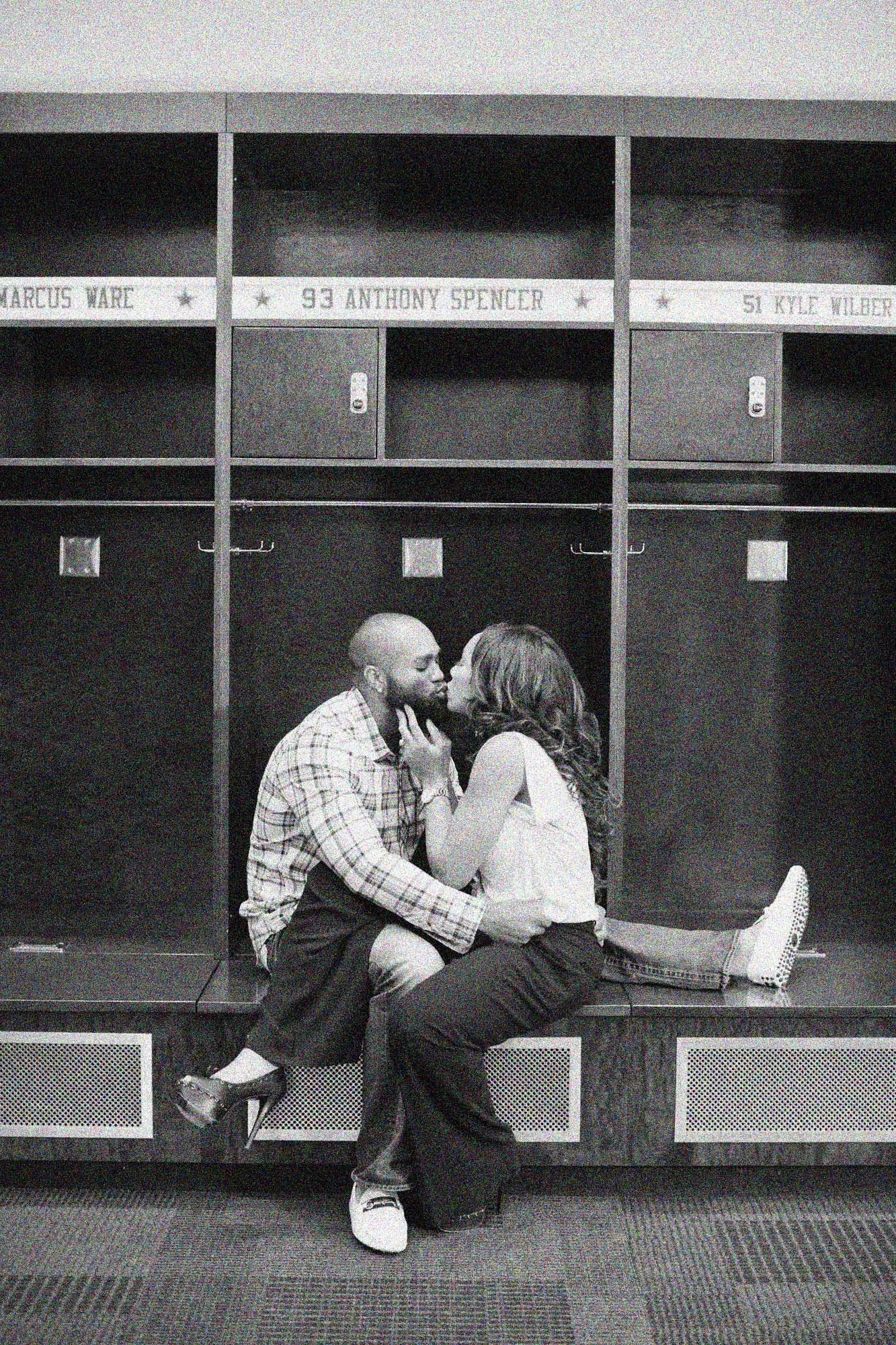 dallas-cowboys-lockroom-kiss.jpg