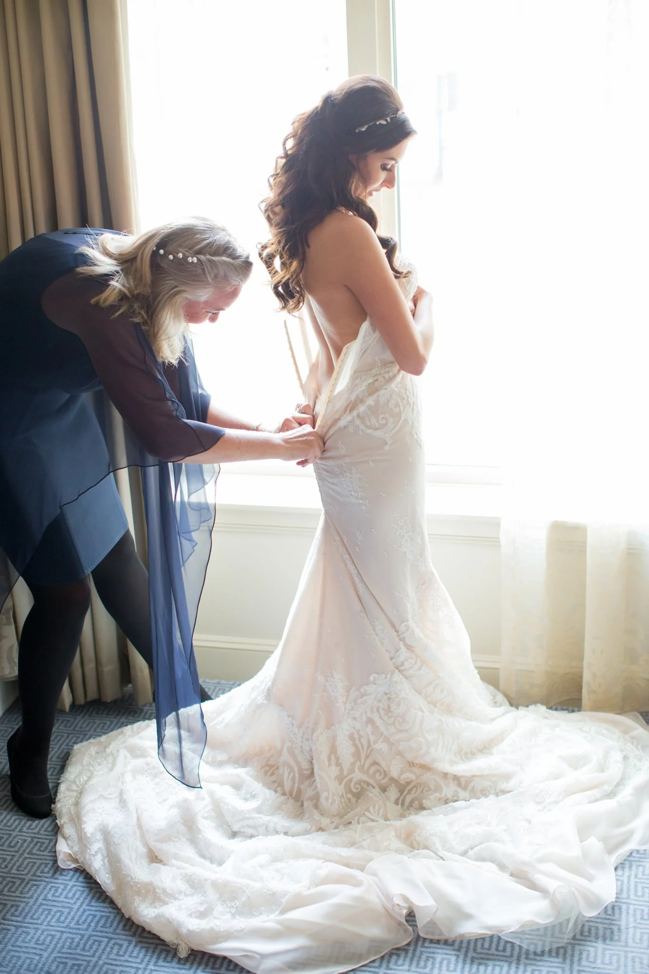 ritz-carlton-bride-getting-ready.jpg