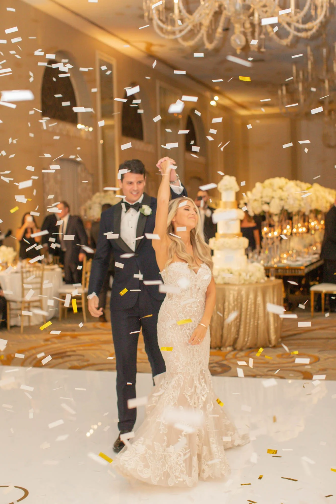 adolphus-wedding-first-dance-confetti.jpg