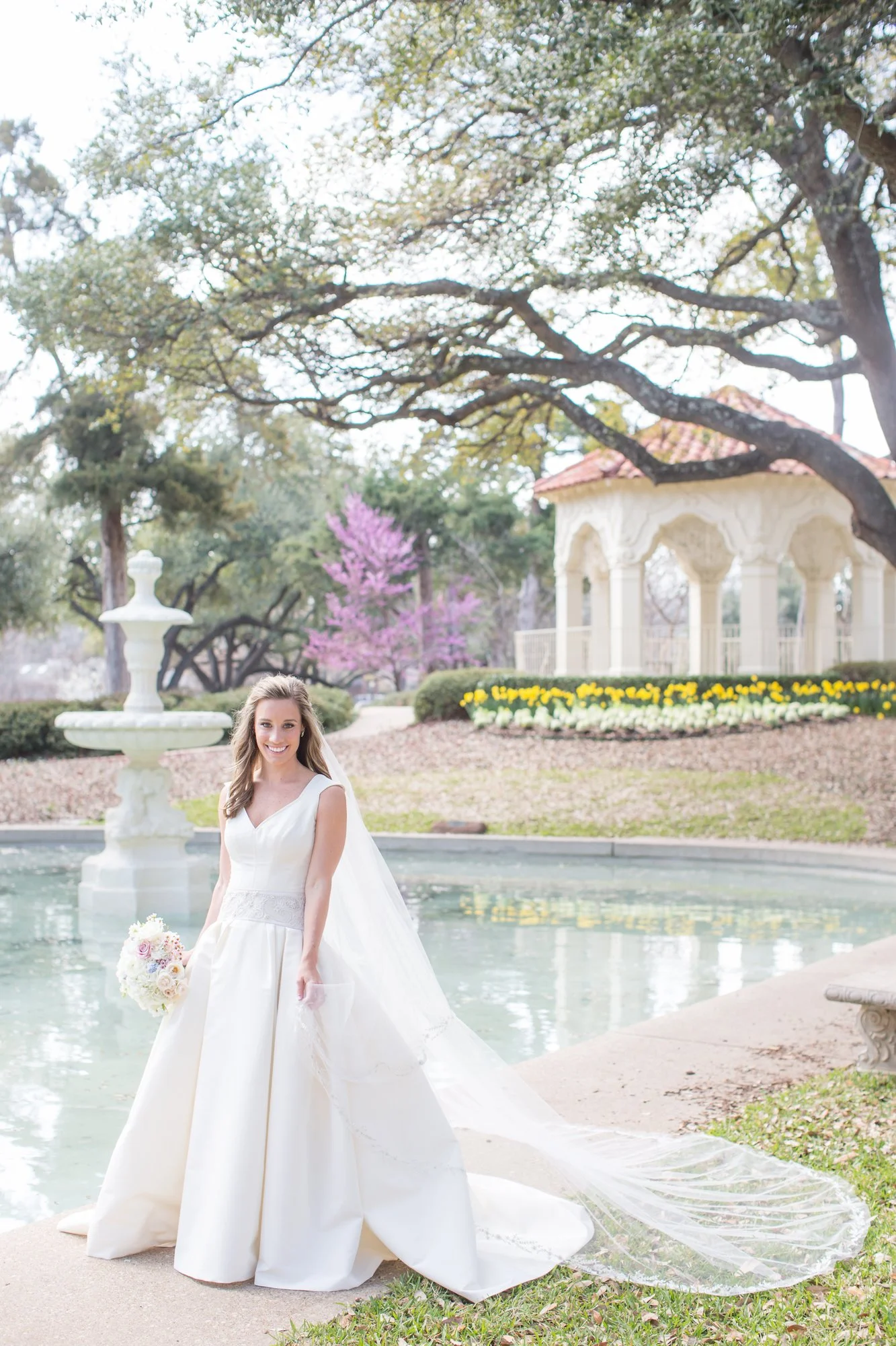 ritz-carolton-dallas-bride-versailles-park.jpg
