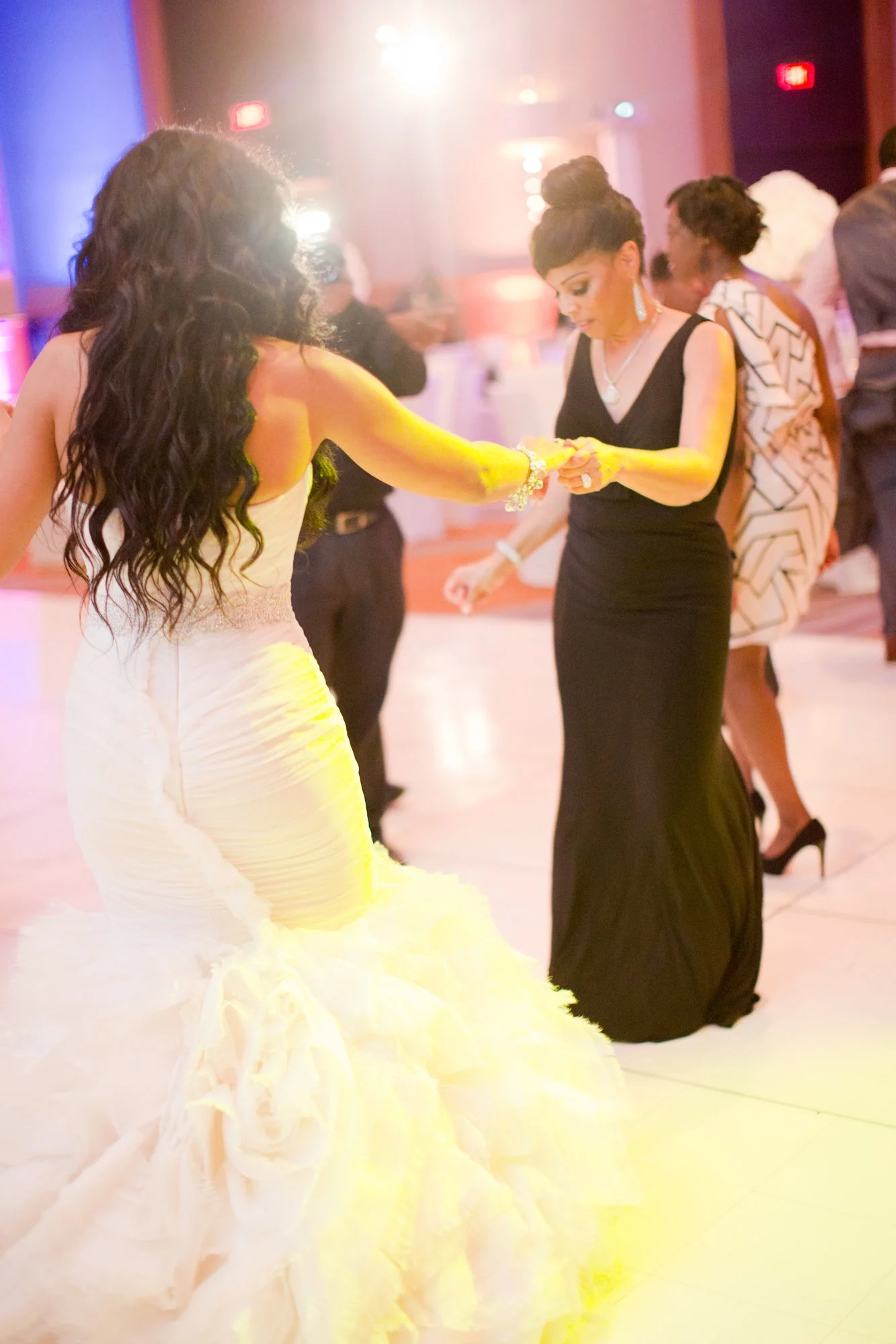 dallas-mother-daughter-wedding-dance.jpg