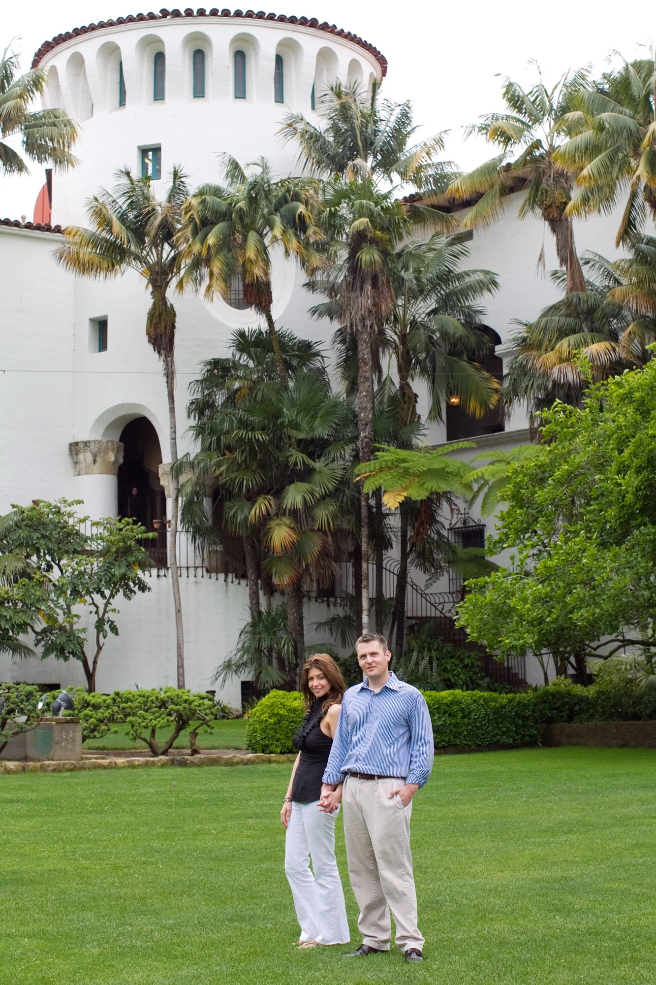 santa-barbara-county-courthouse-engagement-portrait-photographer.jpg