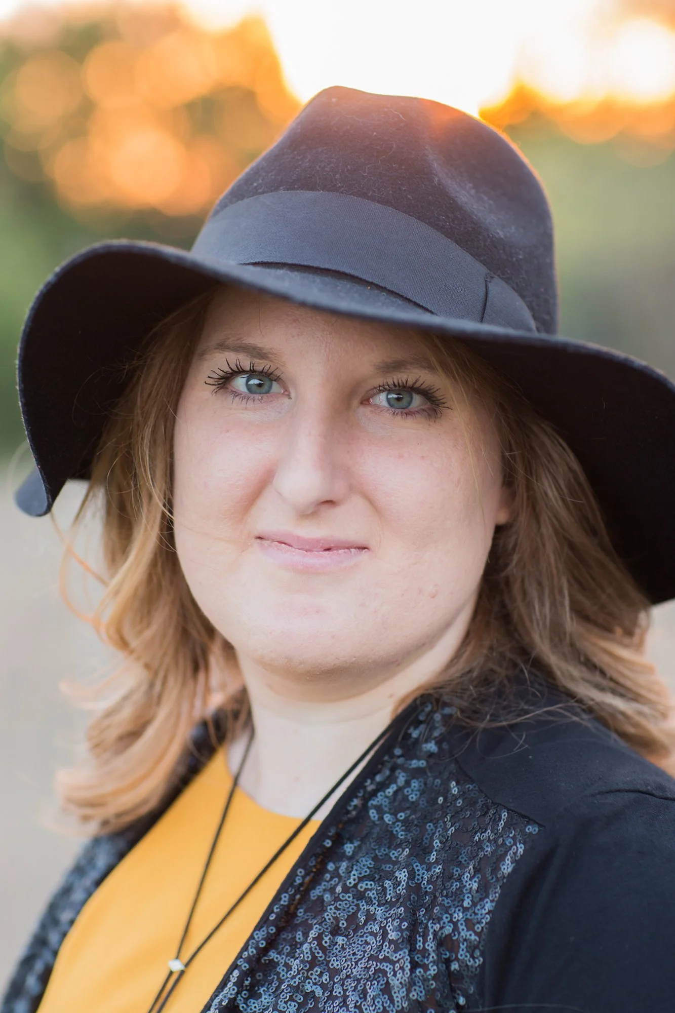 outdoor-senior-portrait-session-norman-oklahoma.jpg