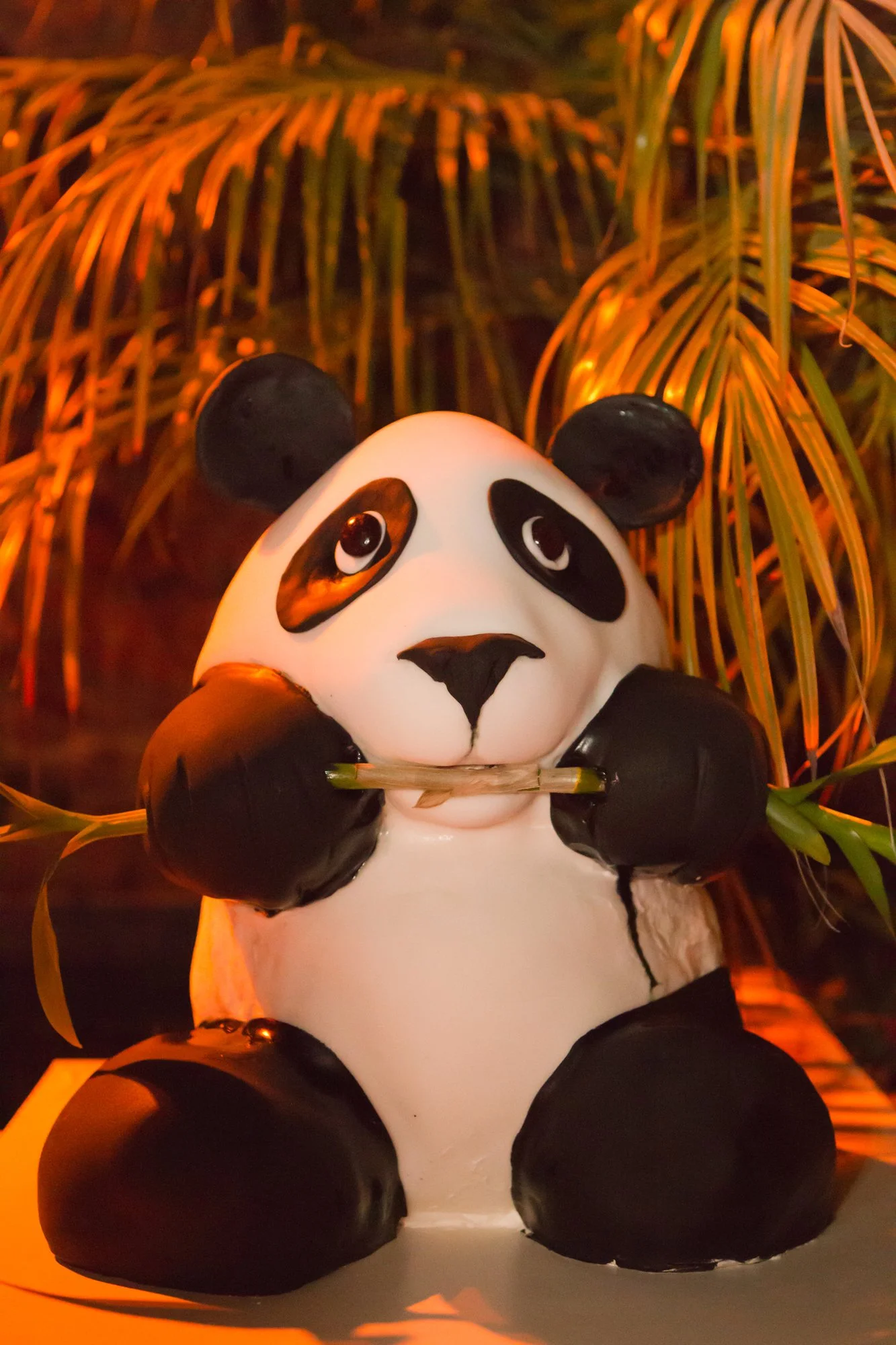 santa-barbara-estate-wedding-cake-panda.jpg