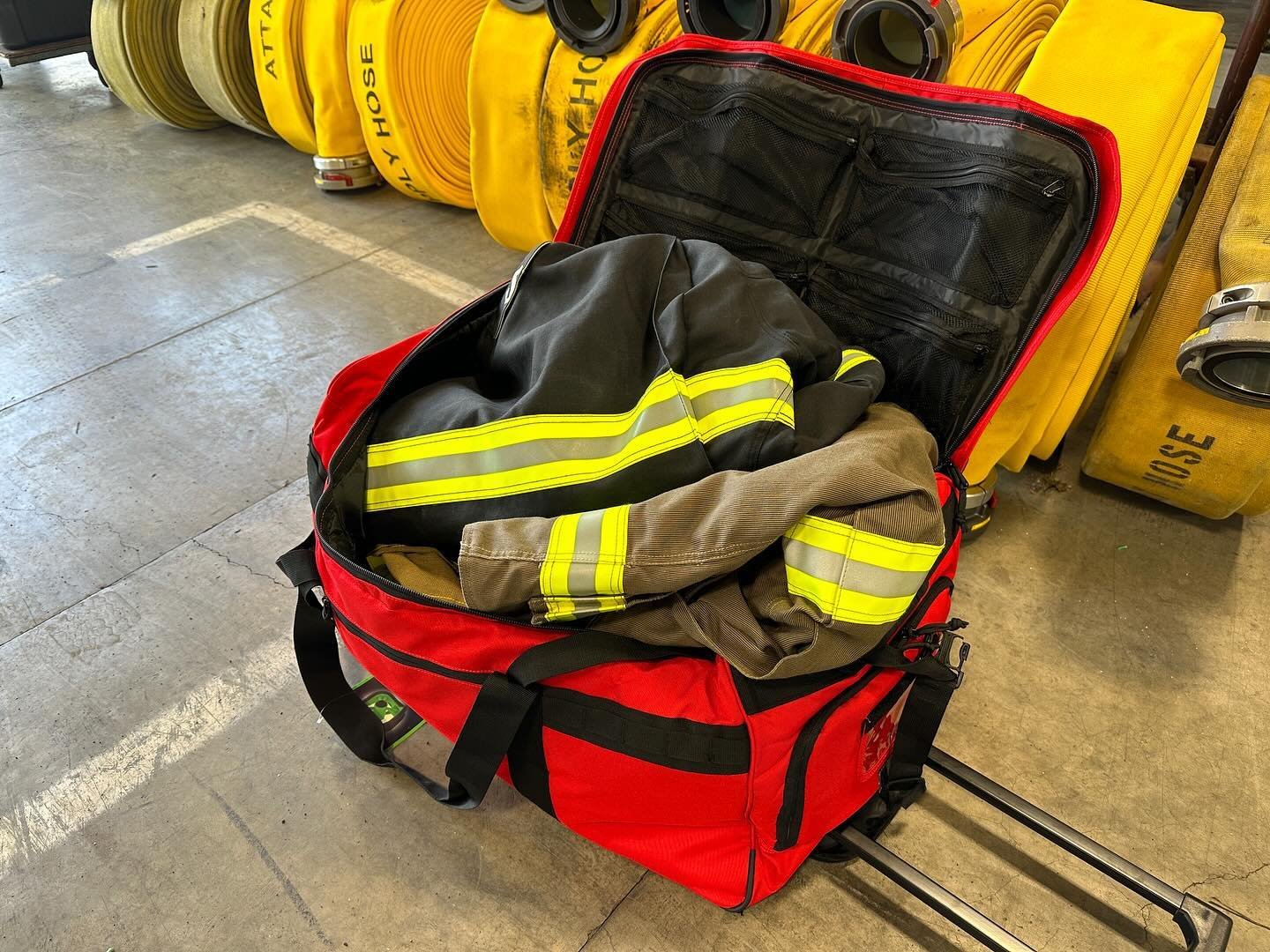 From station to scene, roll with ease! 🔥
&nbsp;
The CrewBoss Rolling Gear Bag is built for firefighters on the move.
&nbsp;
Durable, organized, and ready for action!
&nbsp;
#CrewBossPPE
#FirefighterGear&nbsp;
#GearBag