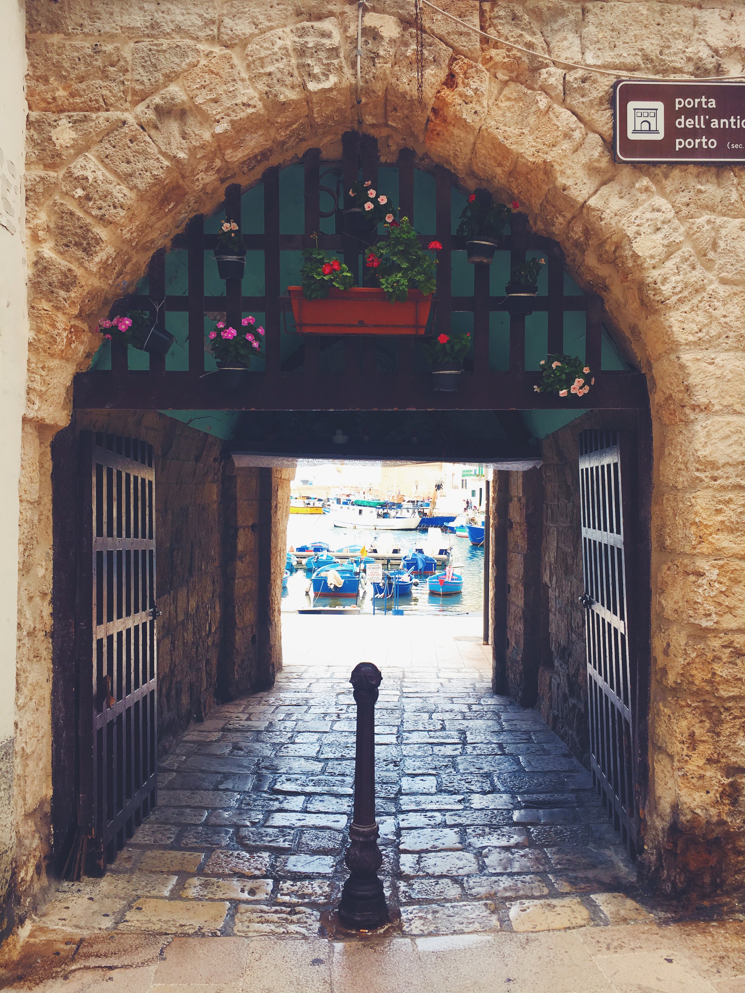 Monopoli A city that loves to launder — Living in Italian