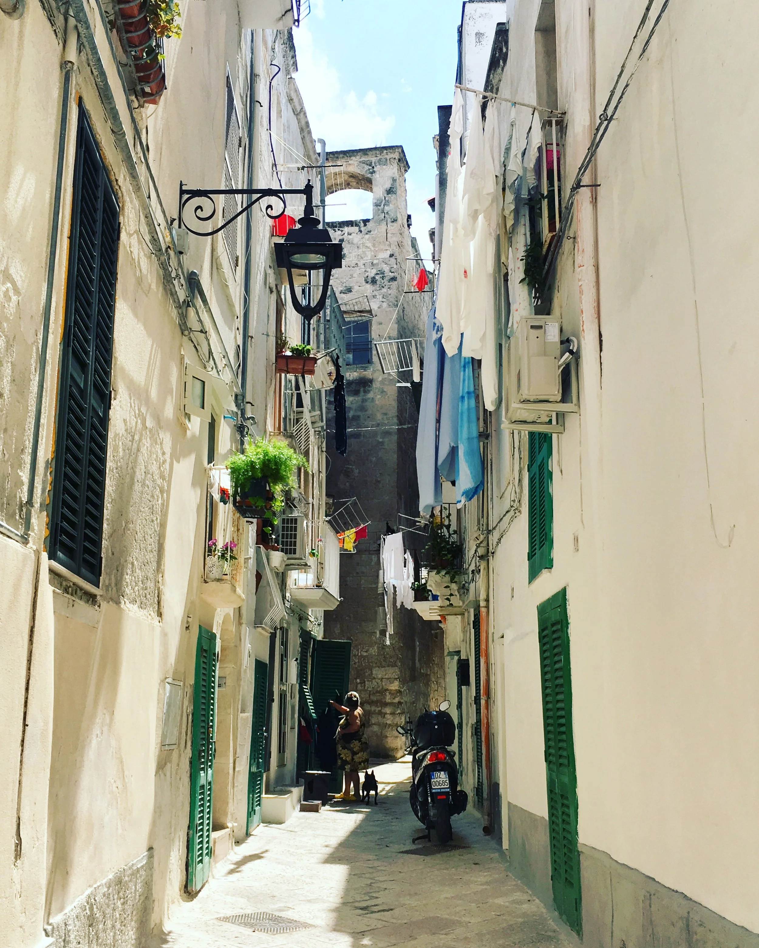 Monopoli A city that loves to launder — Living in Italian