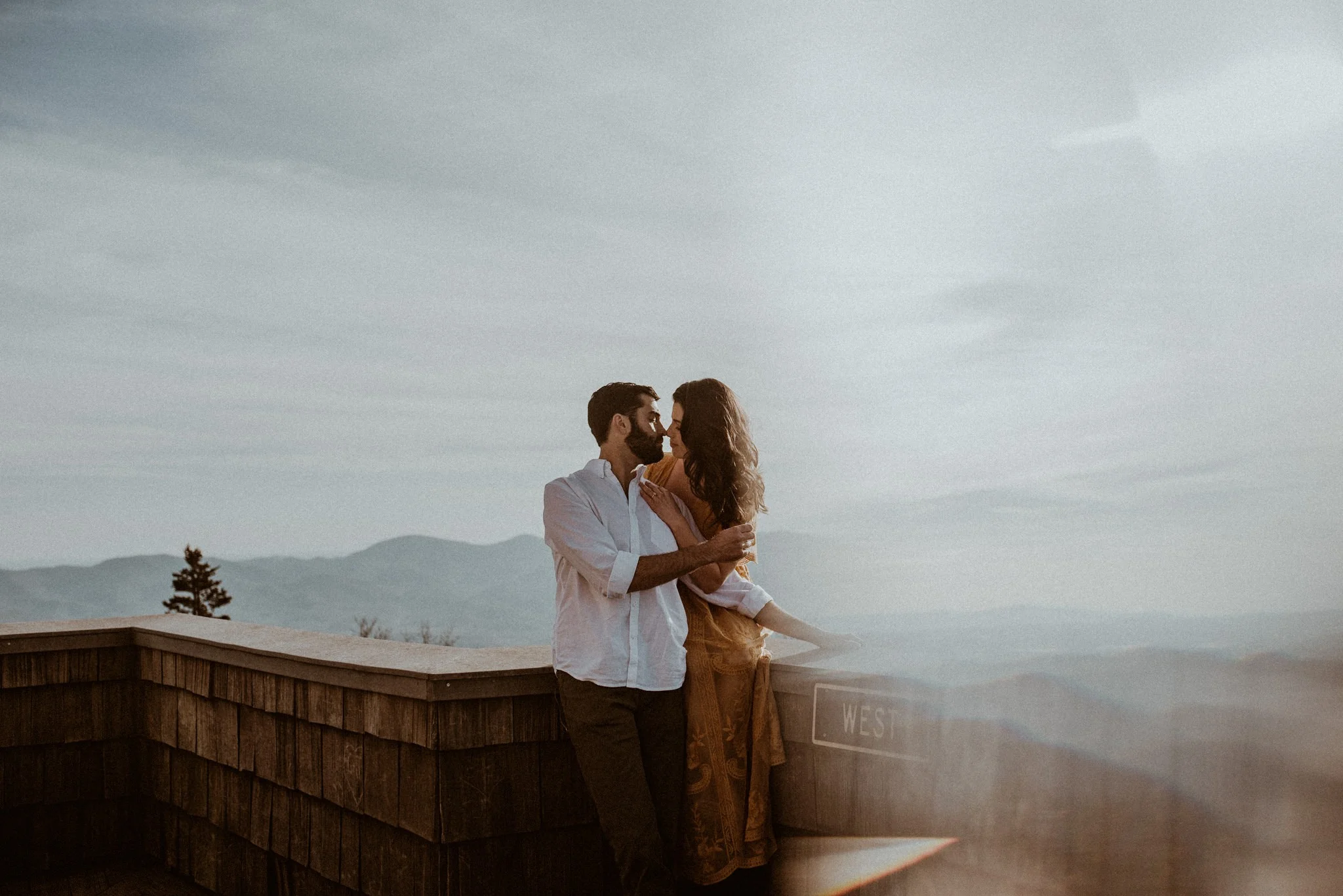 033118 - brittnee+ryan session-41-blue-ridge-moutains-engagement-brasstown-bald-wedding.jpg