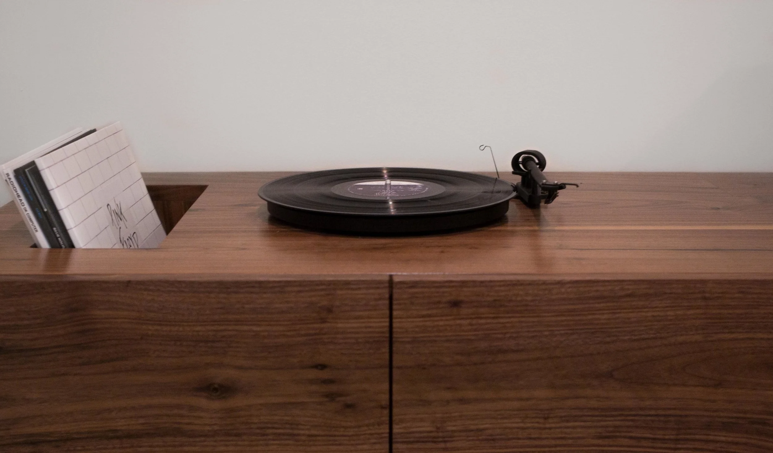 RECORD PLAYER CAPITOL RECORDS