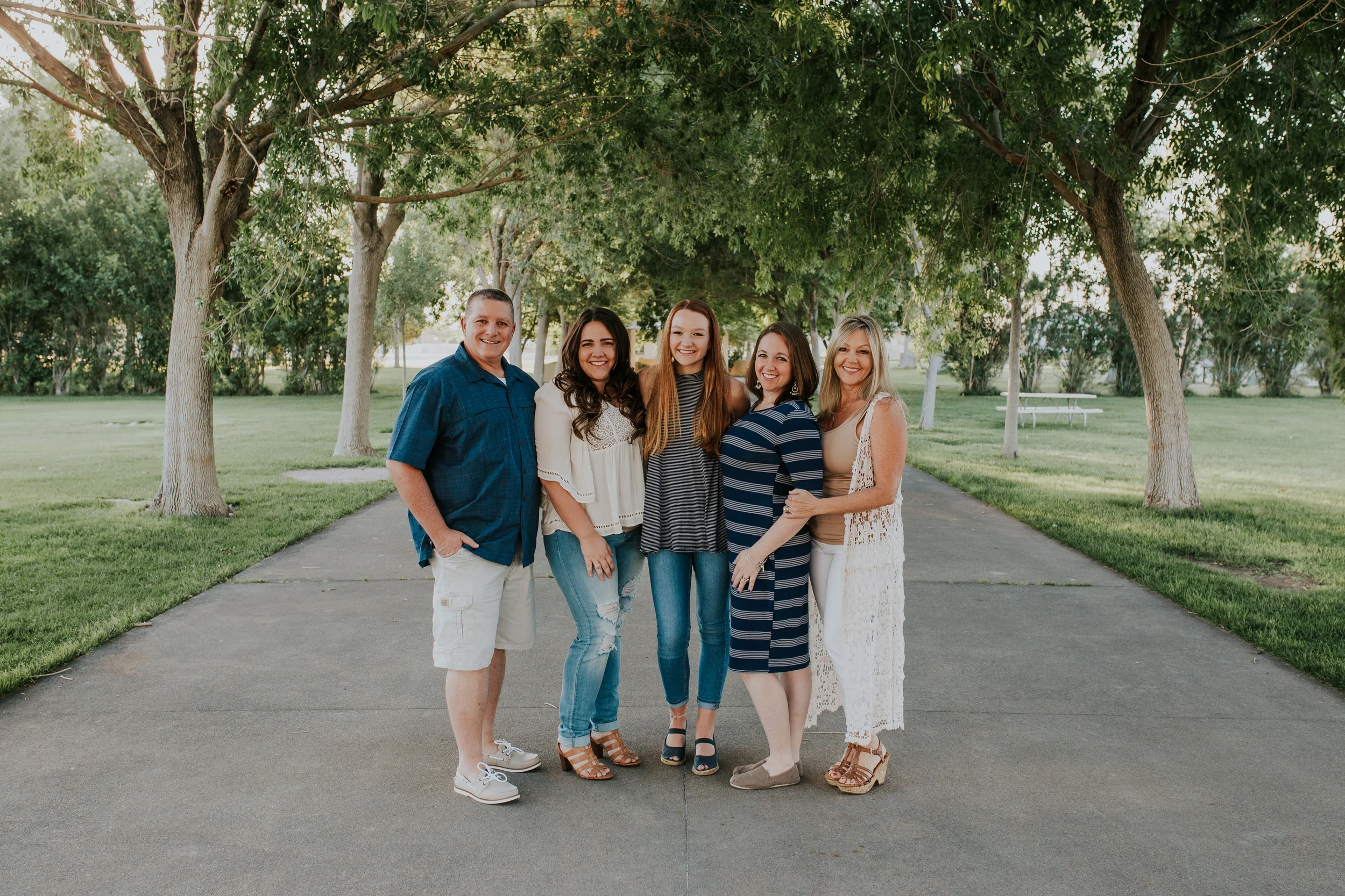 Las Vegas - Family Pictures - Floyd Lamb Park - Kamra Fuller Photography - Lifestyle Family Session - What to wear for family pictures - Extended Family Pictures - Family - Grandparents - Parents - Grandchildren - In Laws - Color Scheme - Navy and T…