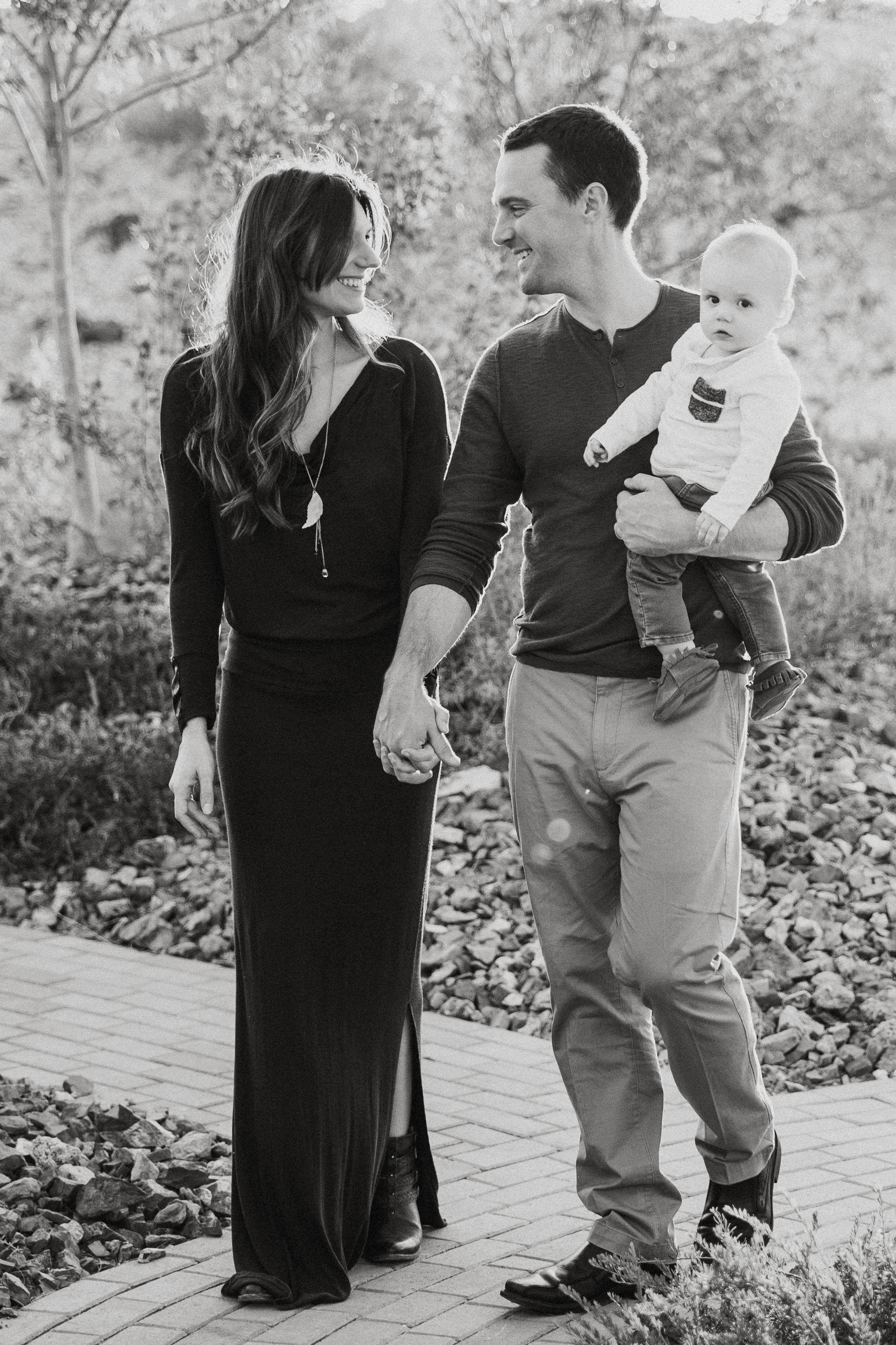 Baldwin Family - Lifestyle Family Session - Lifestyle Family Photography - Lifestyle Family Photographer - Las Vegas Family Photography - Las Vegas Family Photographer - Beautiful - Outfit Inspiration - Family Photography Outfit Inspiration