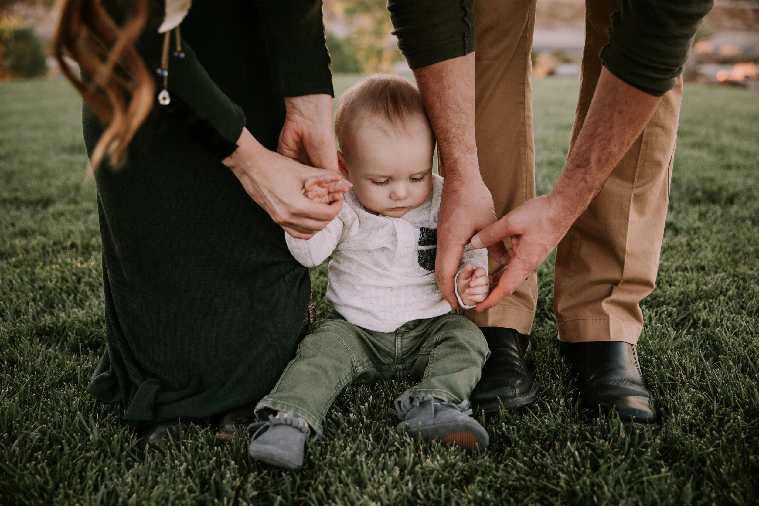 Baldwin Family - Lifestyle Family Session - Lifestyle Family Photography - Lifestyle Family Photographer - Las Vegas Family Photography - Las Vegas Family Photographer - Beautiful - Outfit Inspiration - Family Photography Outfit Inspiration