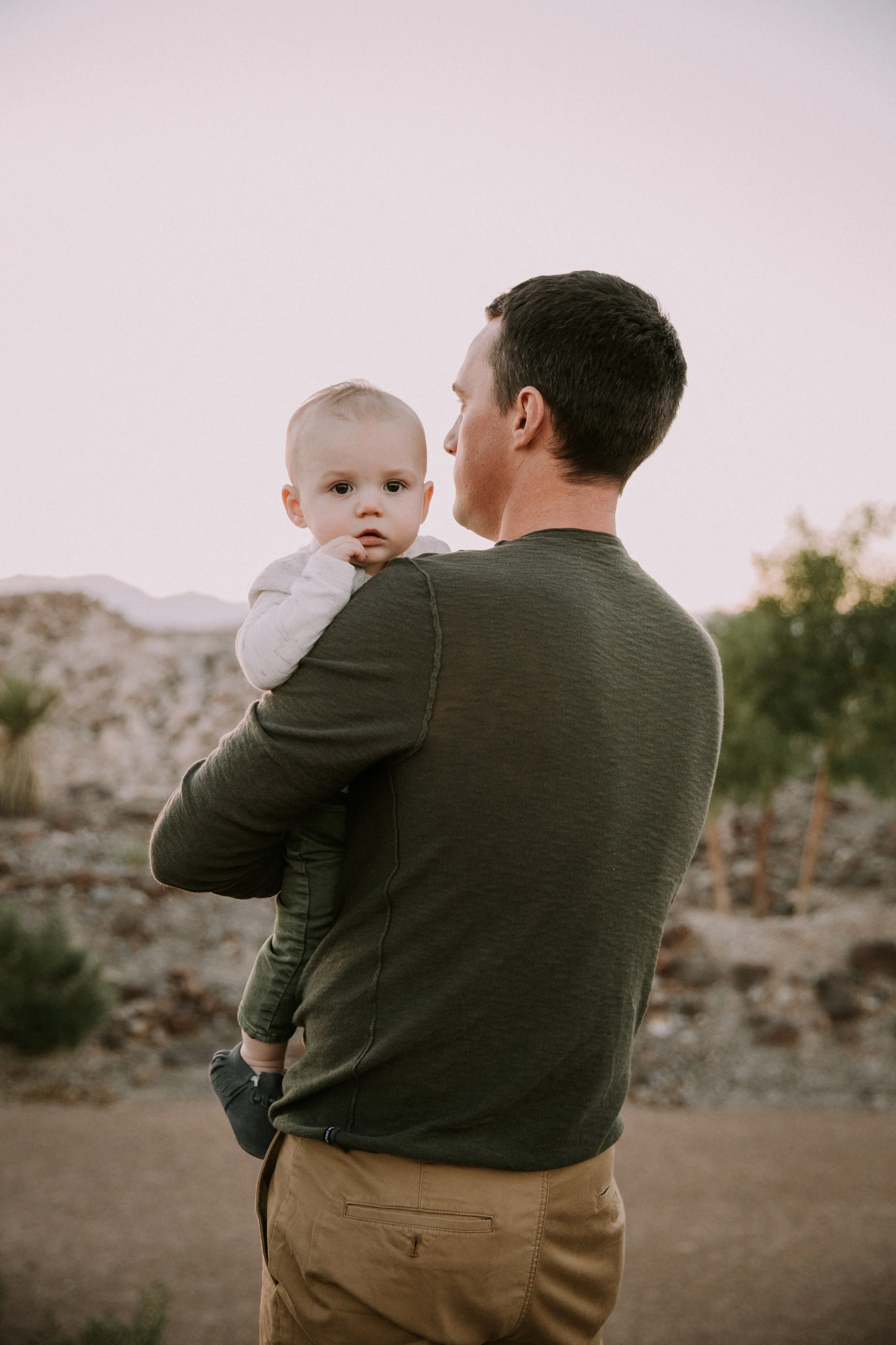 Baldwin Family - Lifestyle Family Session - Lifestyle Family Photography - Lifestyle Family Photographer - Las Vegas Family Photography - Las Vegas Family Photographer - Beautiful - Outfit Inspiration - Family Photography Outfit Inspiration