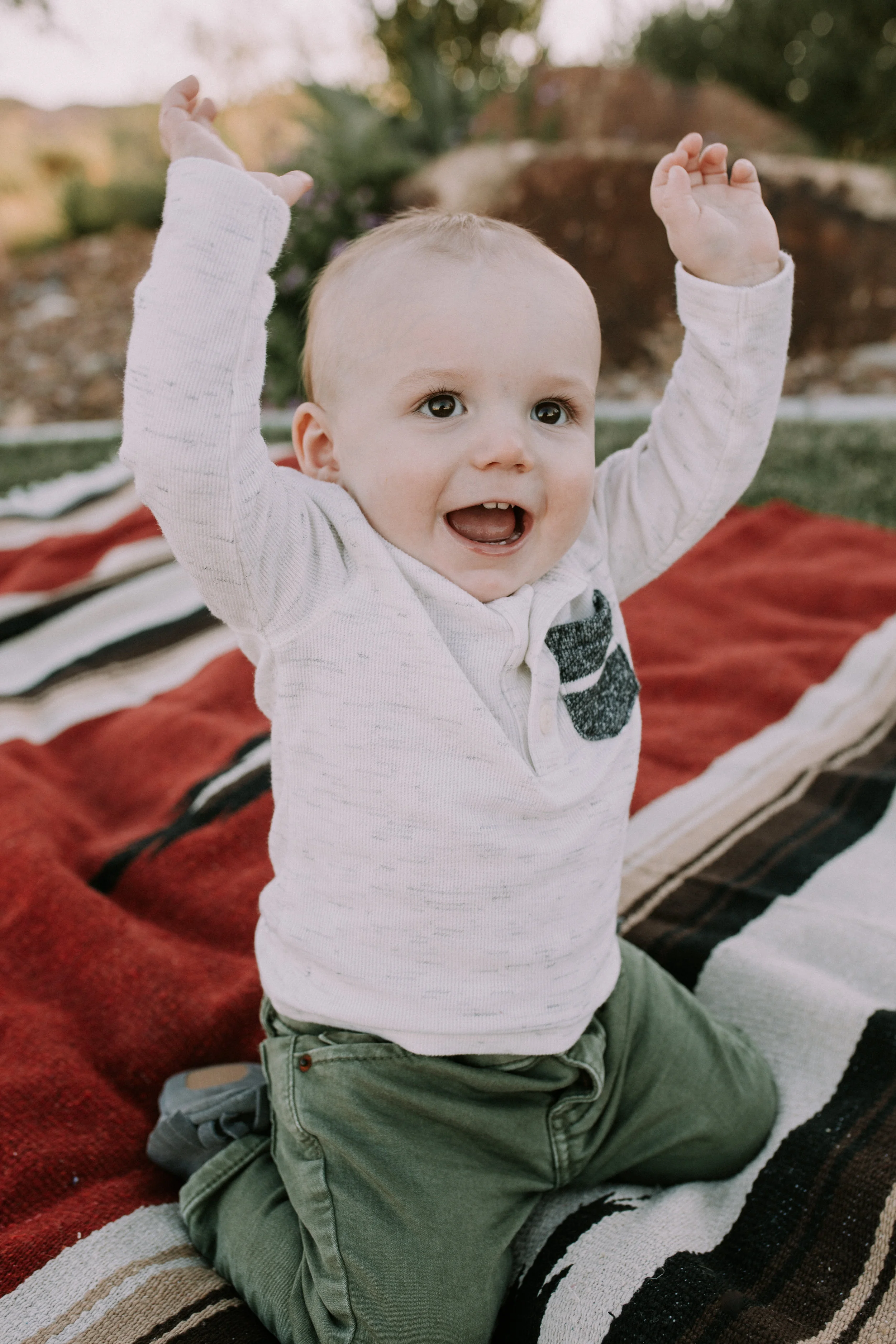 Baldwin Family - Lifestyle Family Session - Lifestyle Family Photography - Lifestyle Family Photographer - Las Vegas Family Photography - Las Vegas Family Photographer - Beautiful - Outfit Inspiration - Family Photography Outfit Inspiration