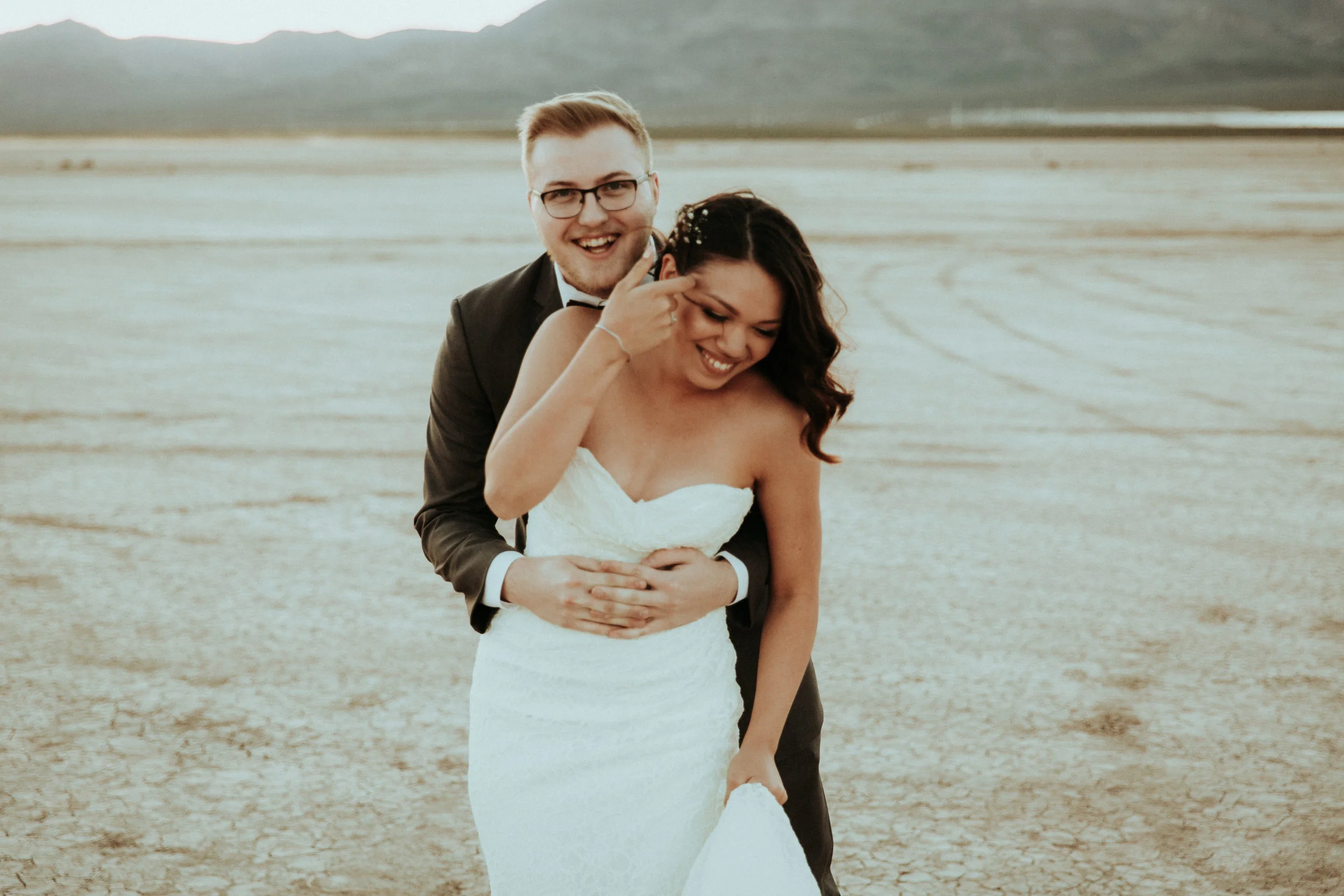 Las Vegas Wedding Photographer - Henderson, NV - Seattle Wedding Photographer - PNW Wedding Photographer - Kamra Fuller Photography - First Look - Portrait Session - Unposed Field Guide