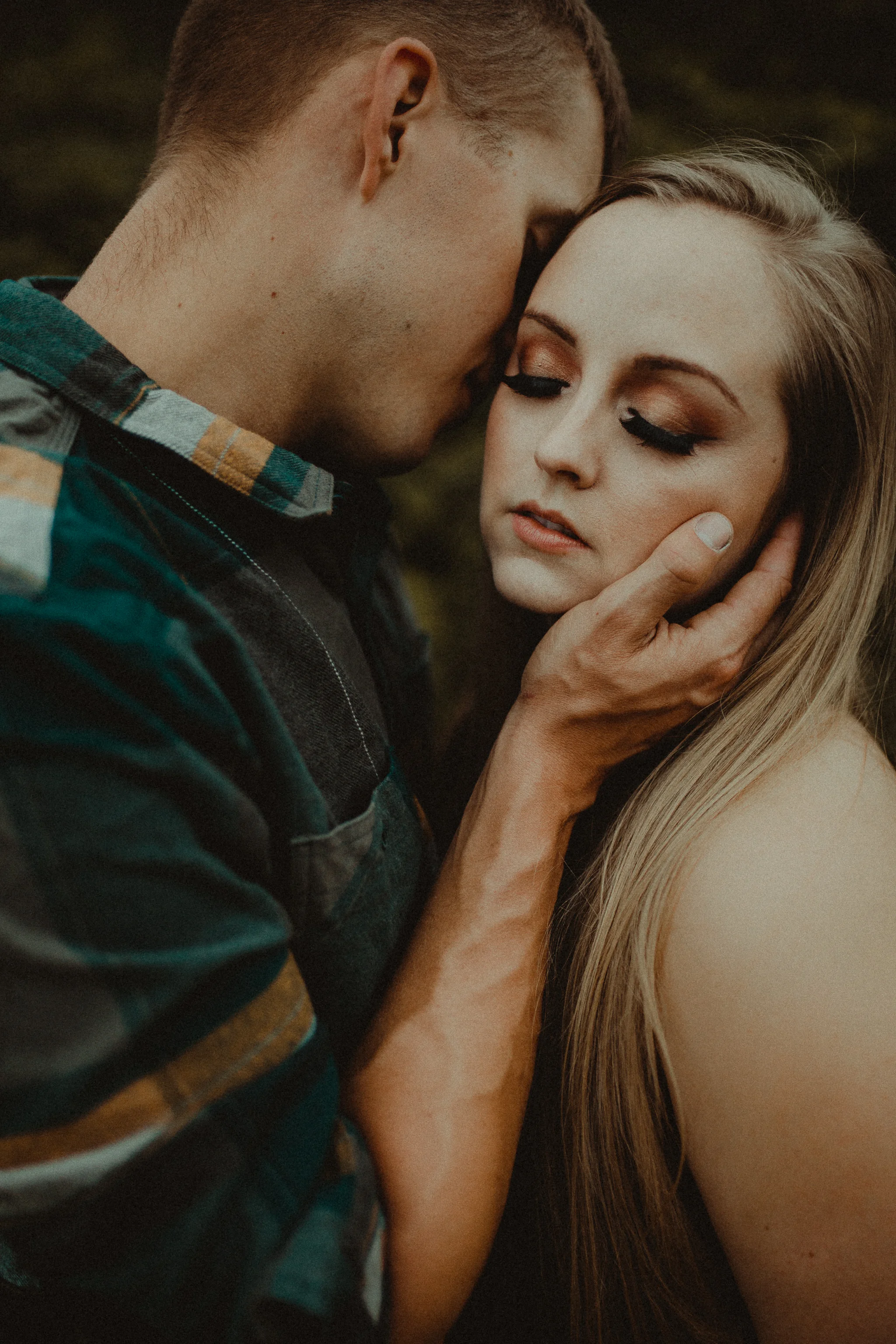 Seattle Couple's Session by PNW Wedding Photographer Kamra Fuller Photography