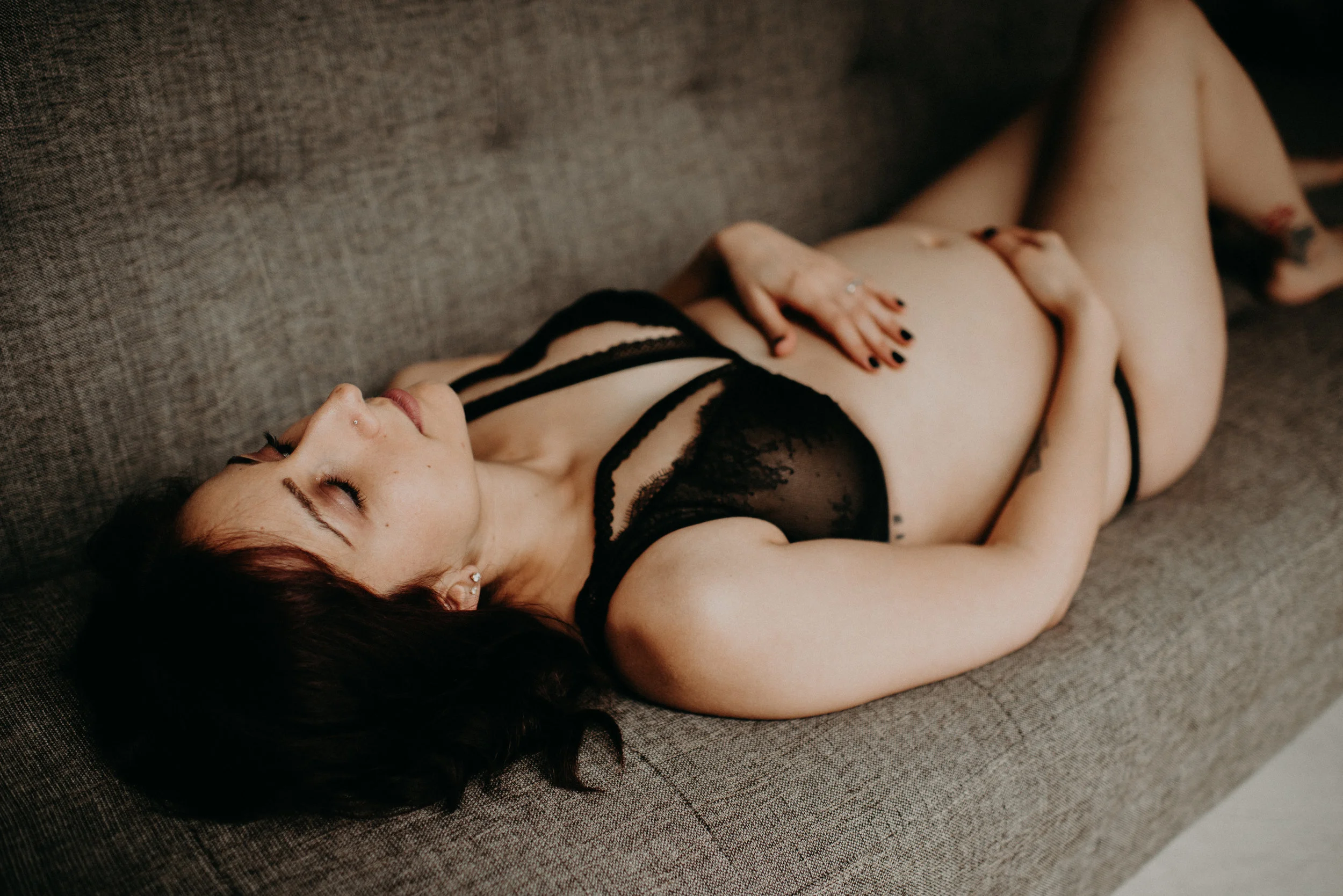 Seattle Maternity Boudoir Session by Seattle Boudoir Photographer Kamra Fuller Photography