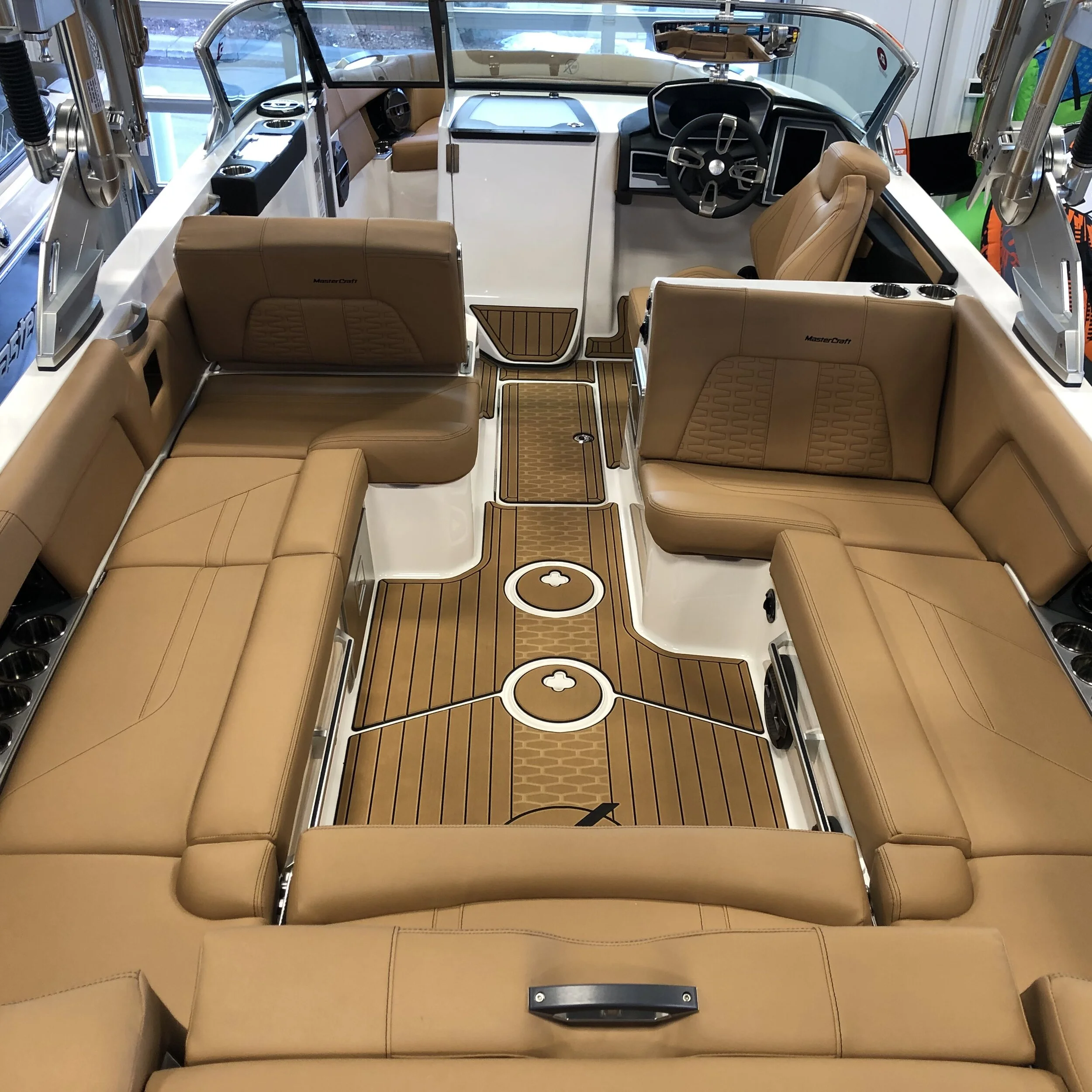 2021 MasterCraft X26 Wake Surf Boat For 