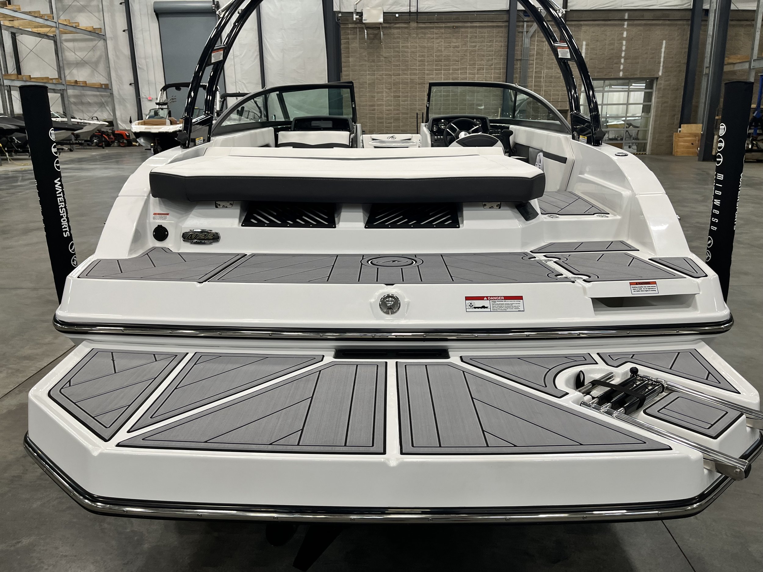 2023 Monterey M22 White and Black — Midwest Water Sports