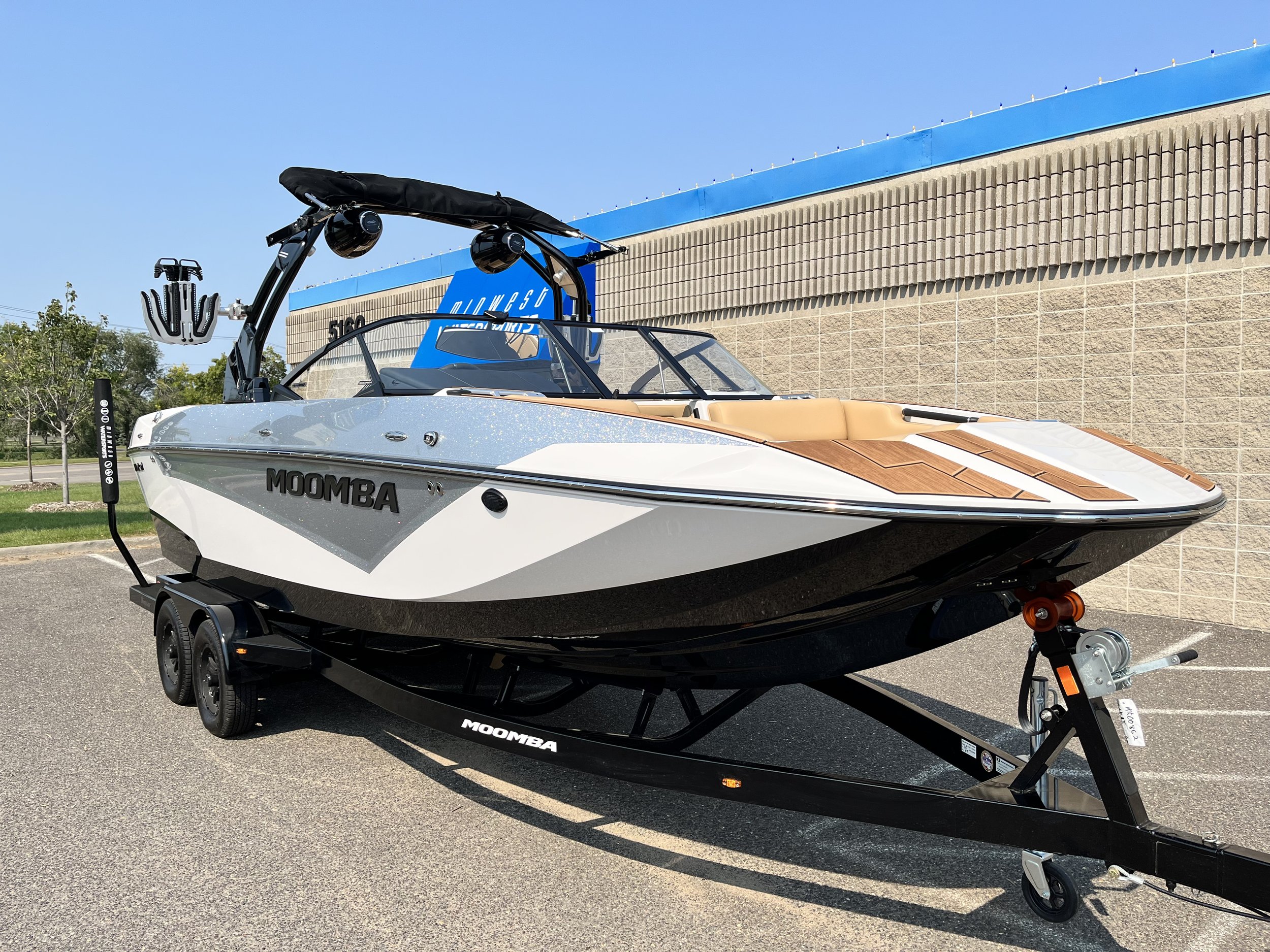 2023 Moomba Makai Wake Surf Boat For Sale — Midwest Water Sports