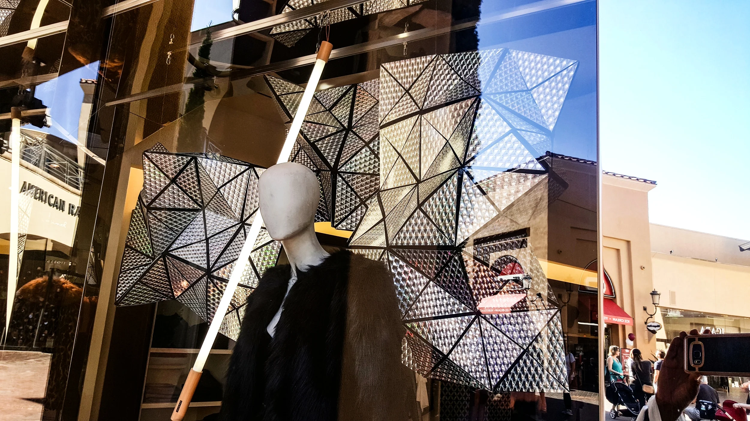 7FAM - FASHION ISLAND.2.jpg