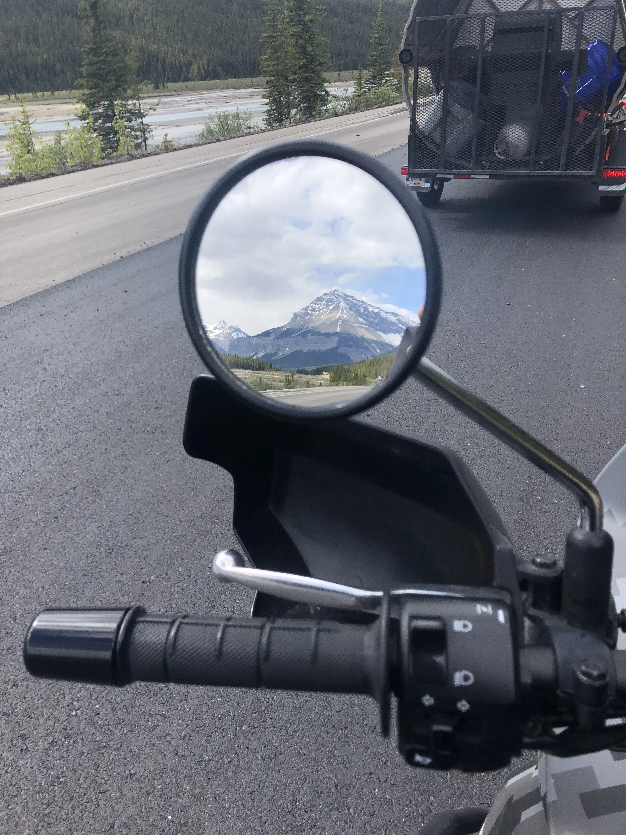  Surrounded by mountains  