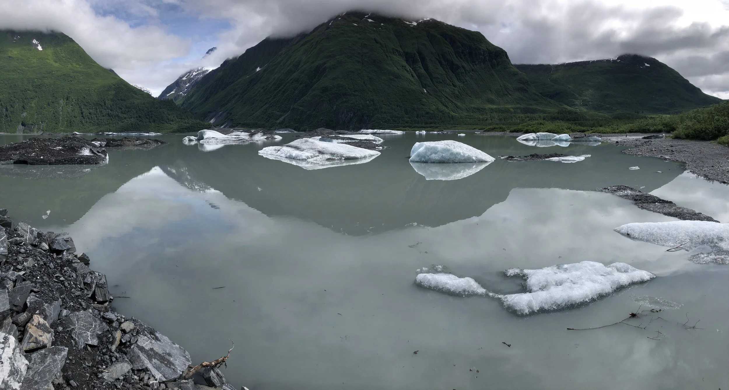  Valdez Glacier Lake 
