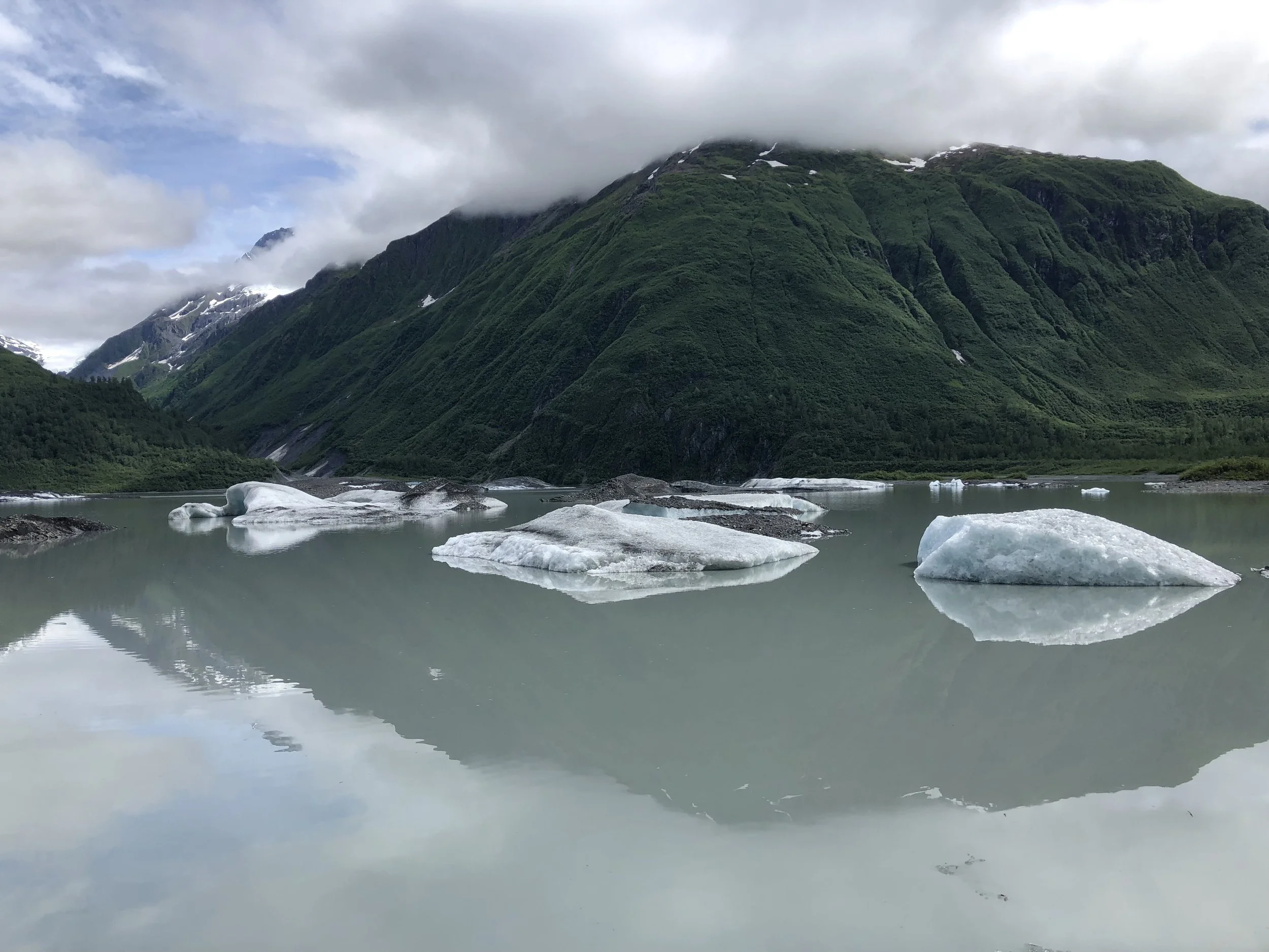  Valdez Glacier Lake 