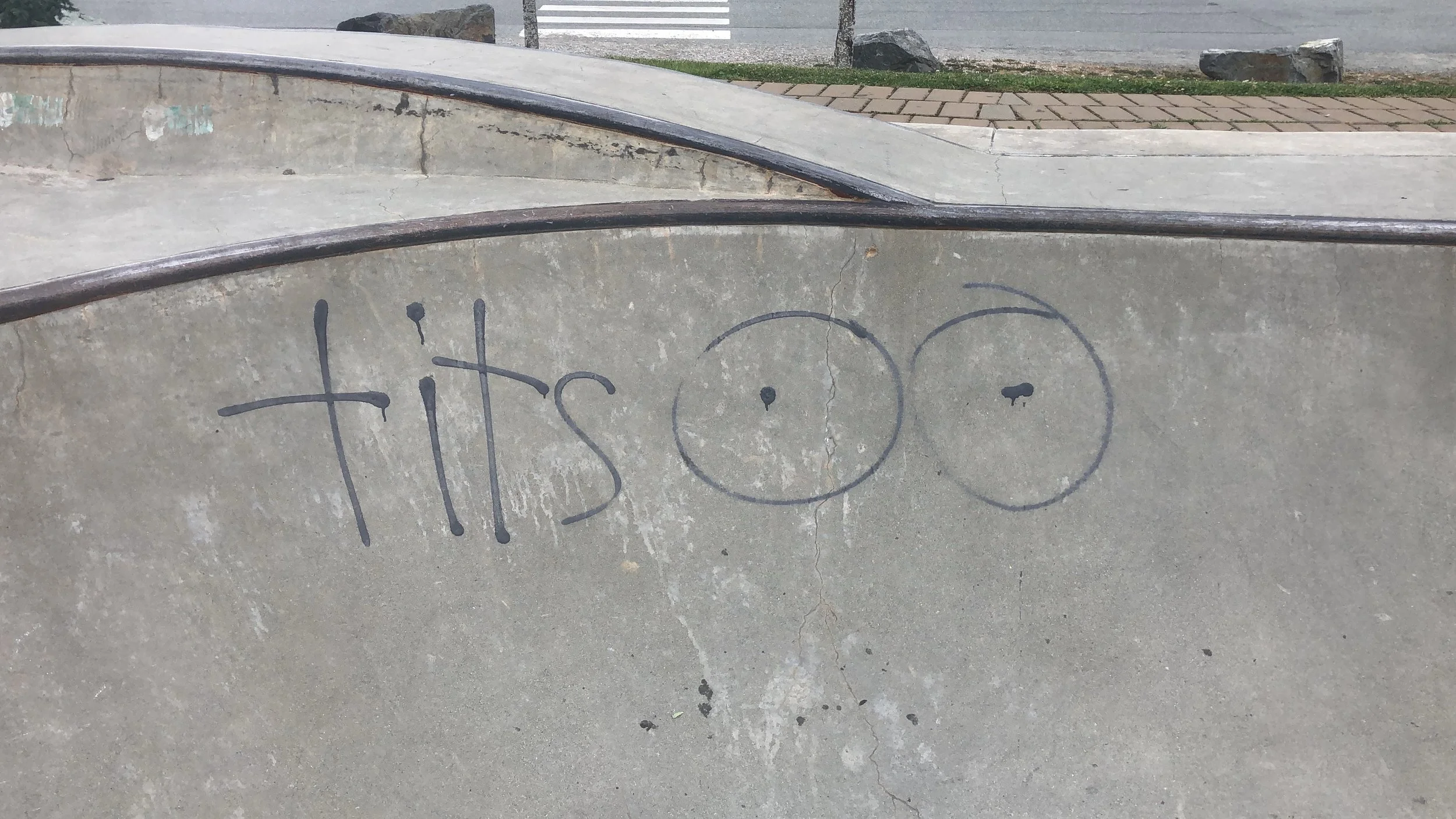  Skatepark graffiti 