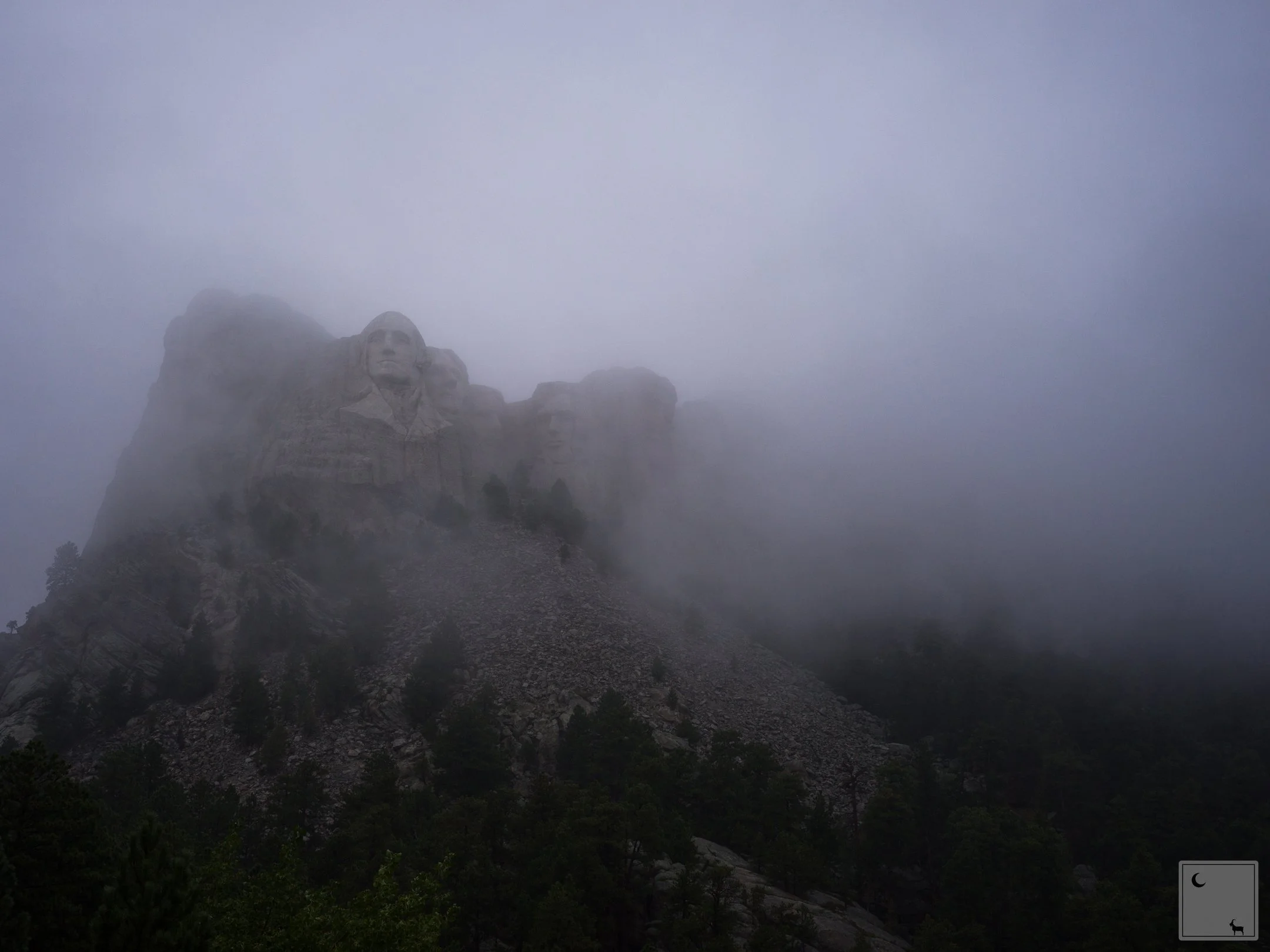  Mount Rushmore National Memorial • South Dakota 