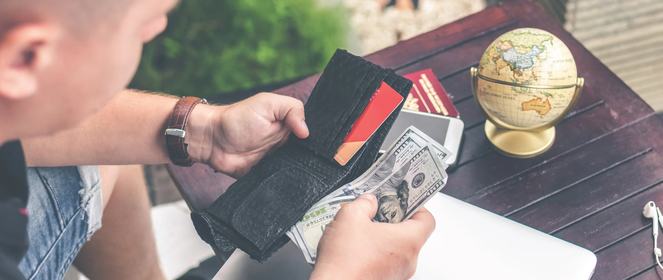 10-Ways-To-Save-Money-When-You-Live-Alone.jpg