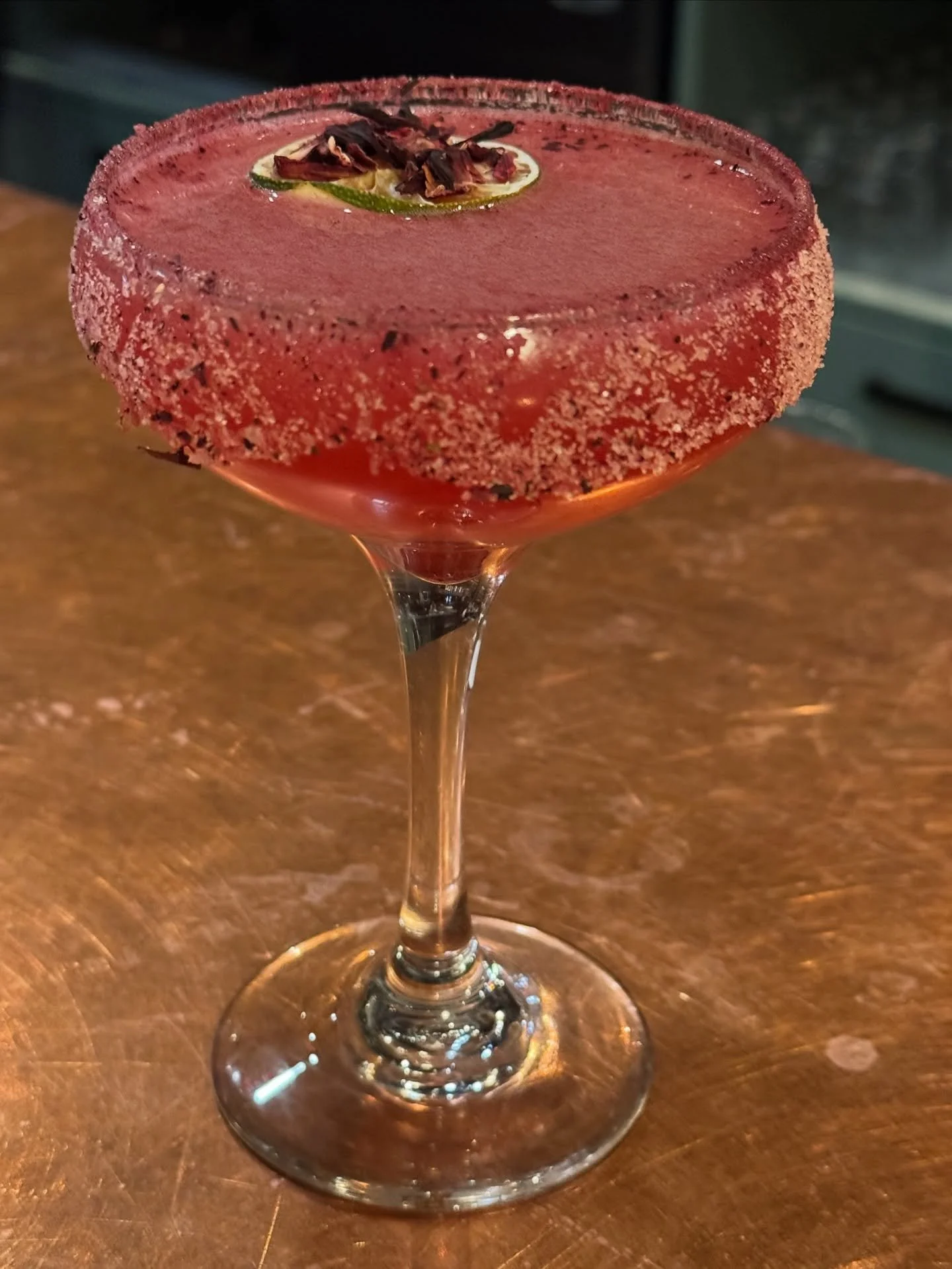 Smokey Flower 🌺 reposado, mezcal, orange liqueur, hibiscus, lime, clear conscience,
hibiscus pink salt rim. As delicious as it is beautiful, this cocktail is exactly what the doctor ordered this weekend @taproot_cider_house #margarita #craftcocktail