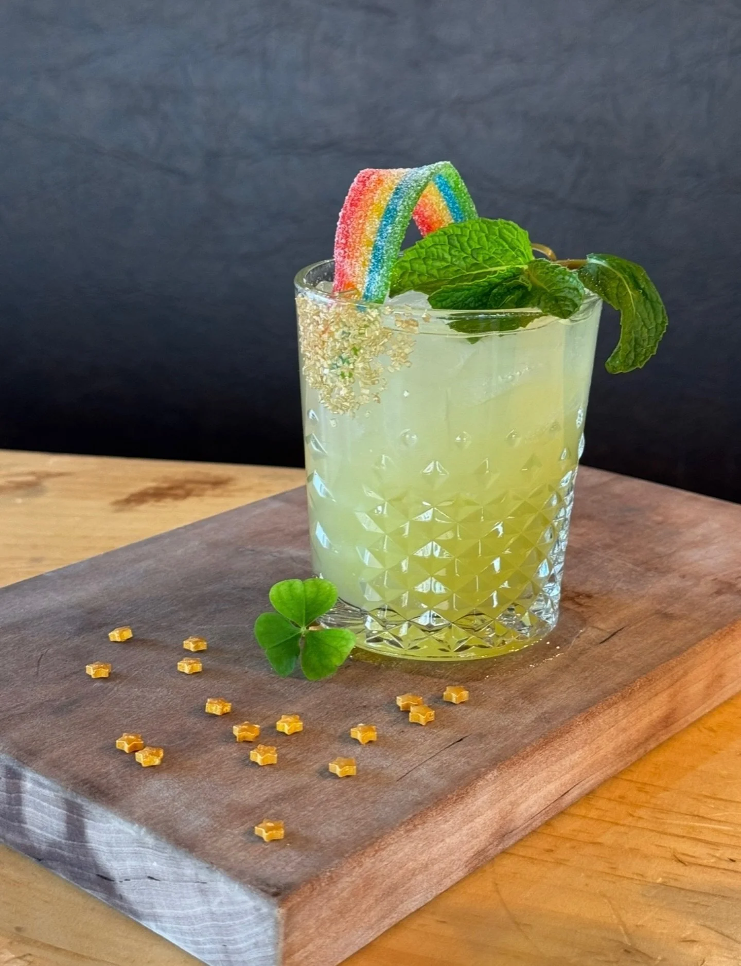 Happy St Patrick&rsquo;s Day 🍀 We are open today! 
See you soon @taproot_cider_house #stpatricksday2026☘️🌈🎩 #cocktails #ciderhouse