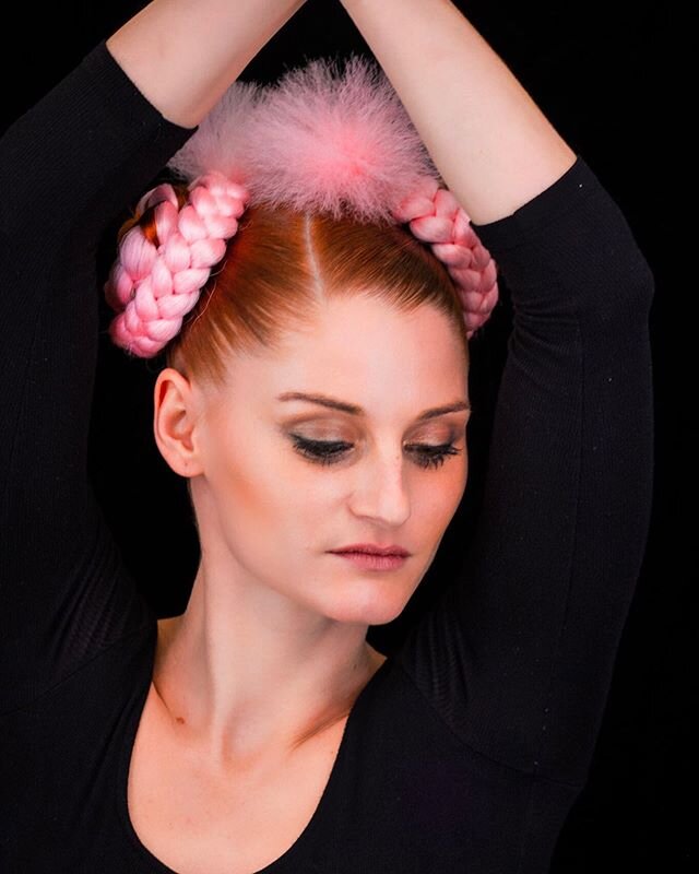 🦢🦢🦢
&bull;
&bull;
&bull;
📸 @krikordaglian ✂️ @nicoacevesofficial &bull;
&bull;
&bull;
#bumbleandbumble #bumblepro #styling #extension #nycmodel #model #pink #swan #nycdancer #nyc #photoshoot #braids