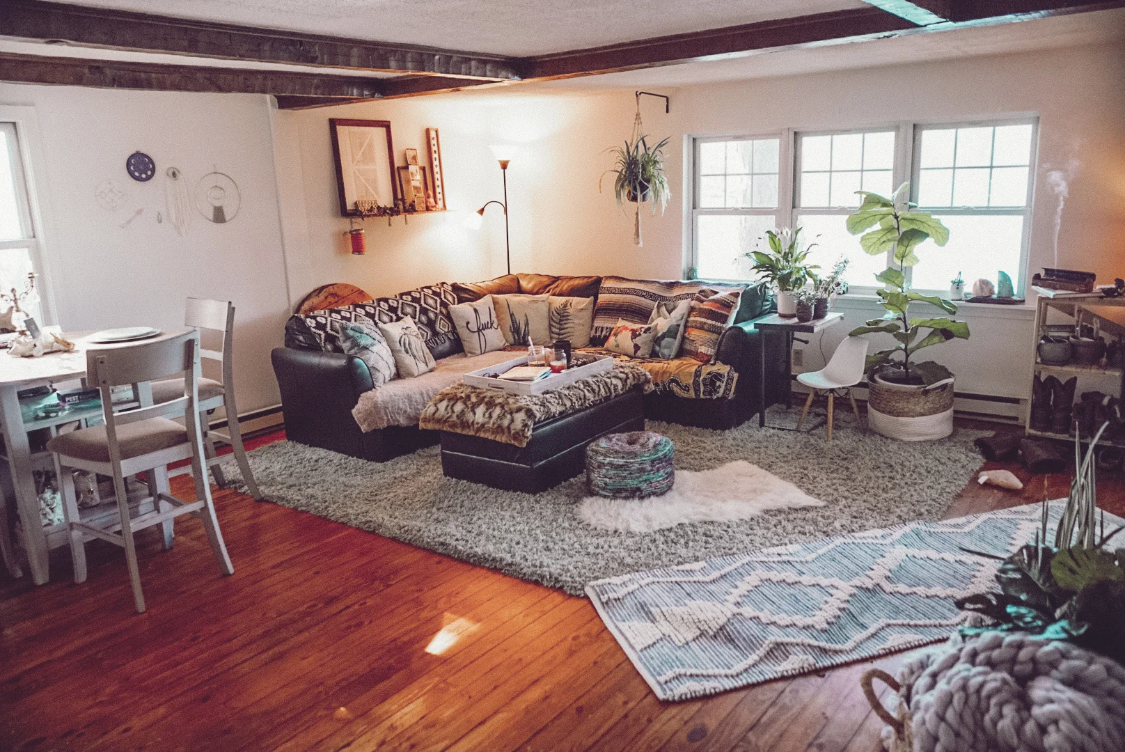 this is our favorite room in the house. fully equipped with a fireplace, lake views & totally open floor plan