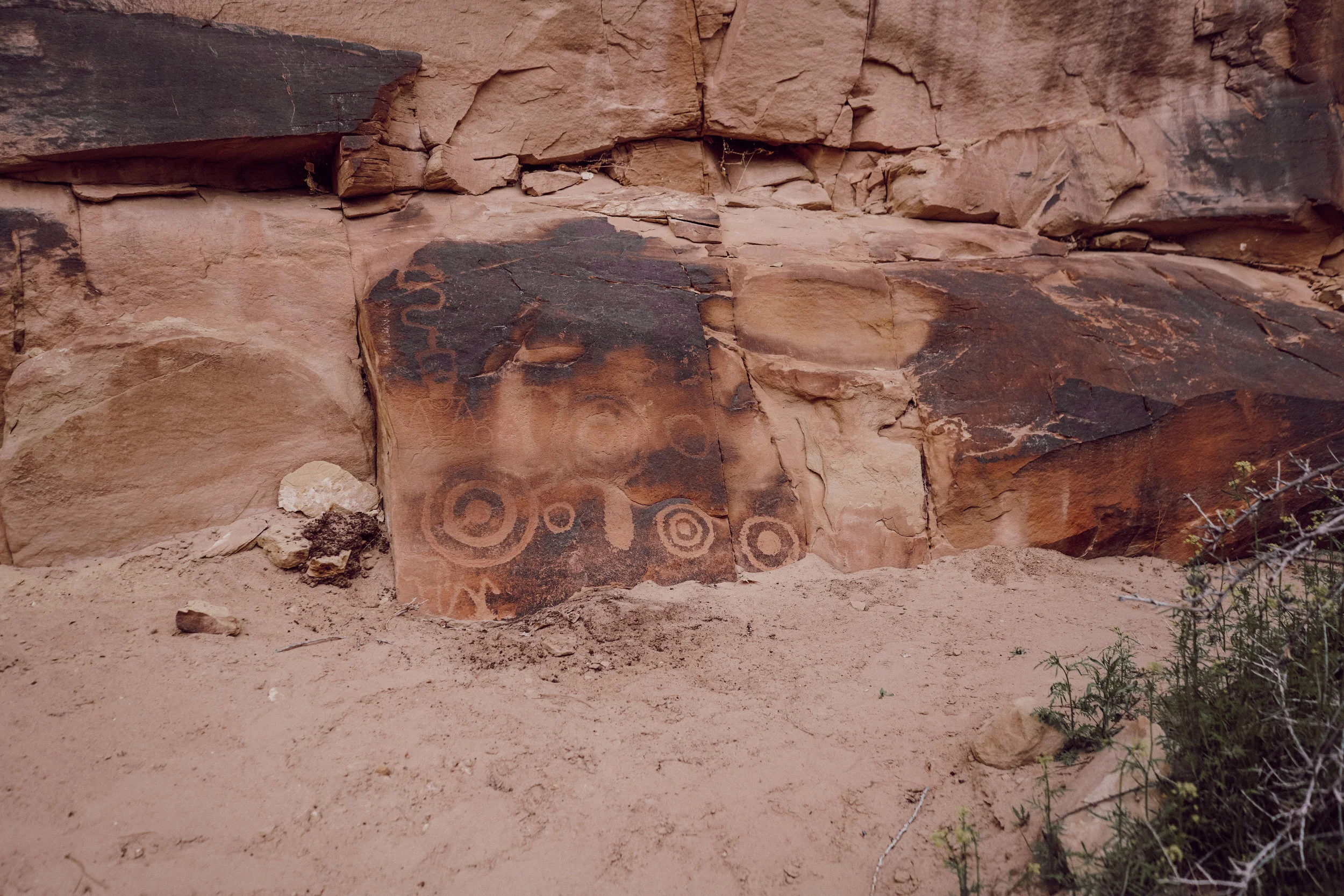 We saw ancient petroglyphs along the way. Most of the glyphs symbolized the sun!