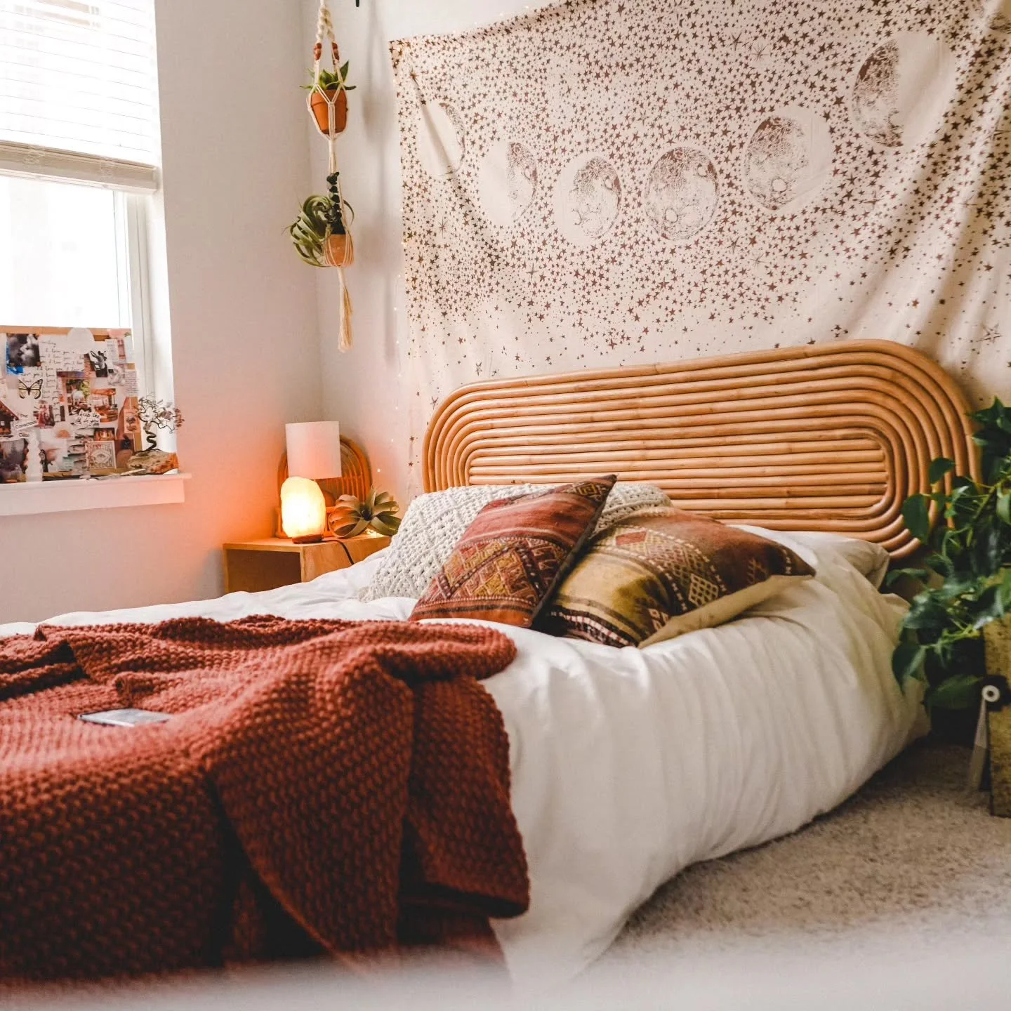 The closing of a chapter. Leaving my apartment of almost 4 years. The longest ive lived anywhere. Im moving forward yet dont know whats next. But do we ever really know whats next?

Moving from strategically living from my head to freely flowing from