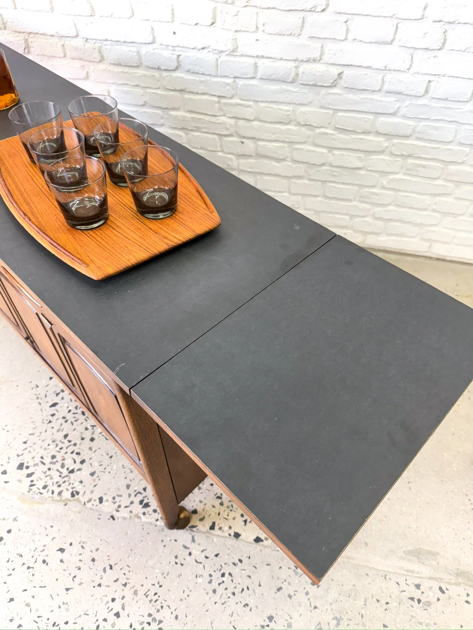 Broyhill Emphasis Bar Cart15.JPG