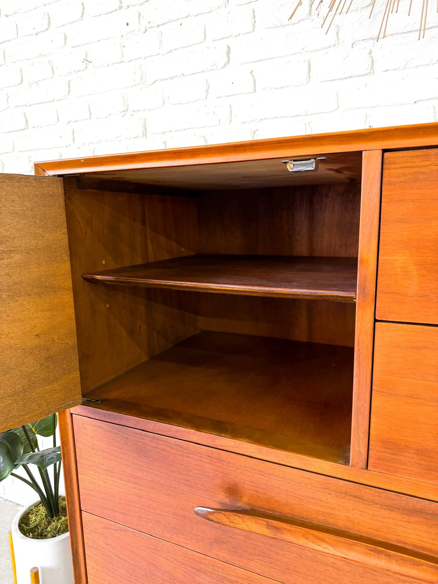 1960s Mid Century Modern Walnut Highboy Dresser10.jpg
