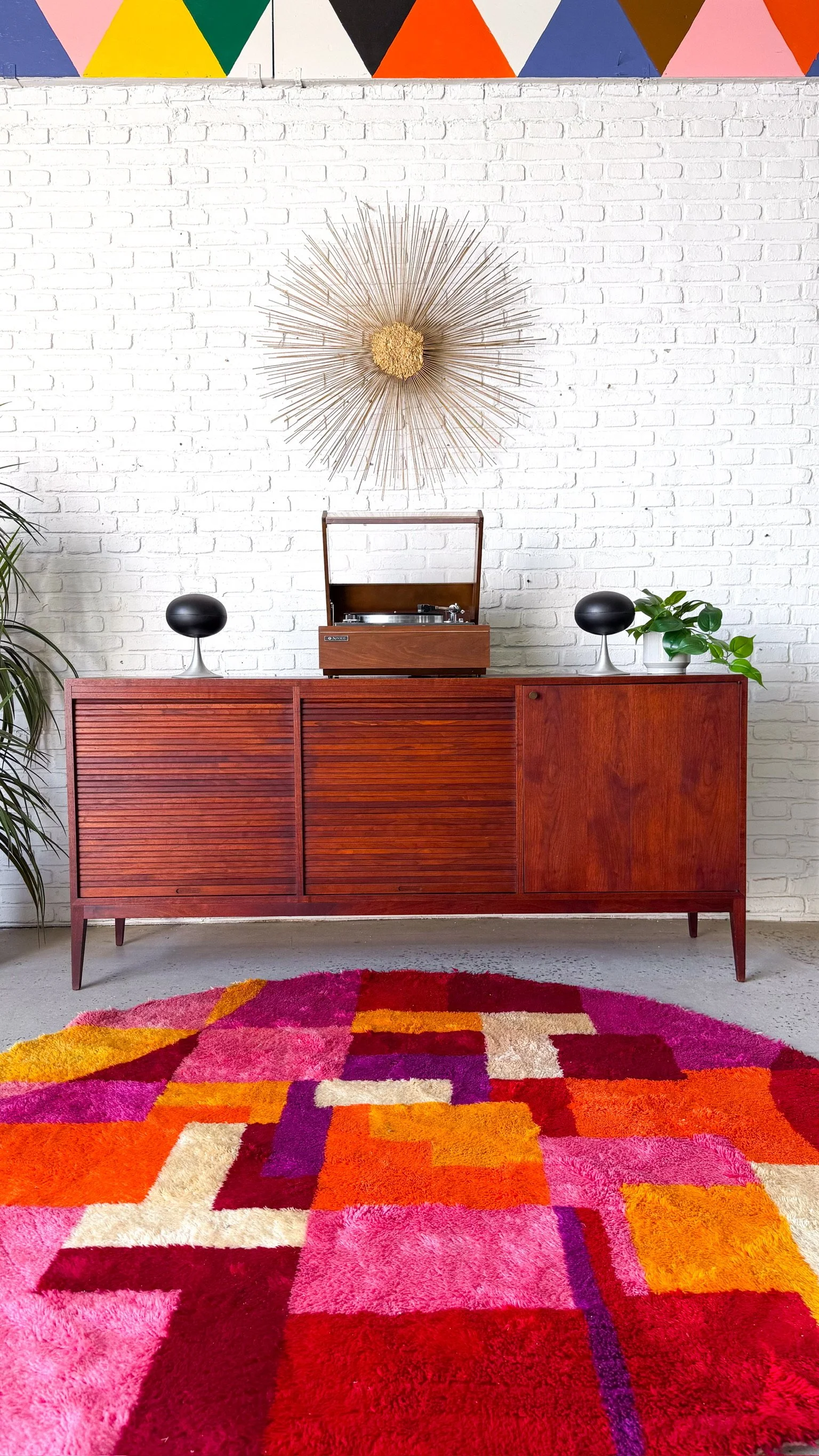 Oiled Walnut Credenza circa 1960s19.jpg