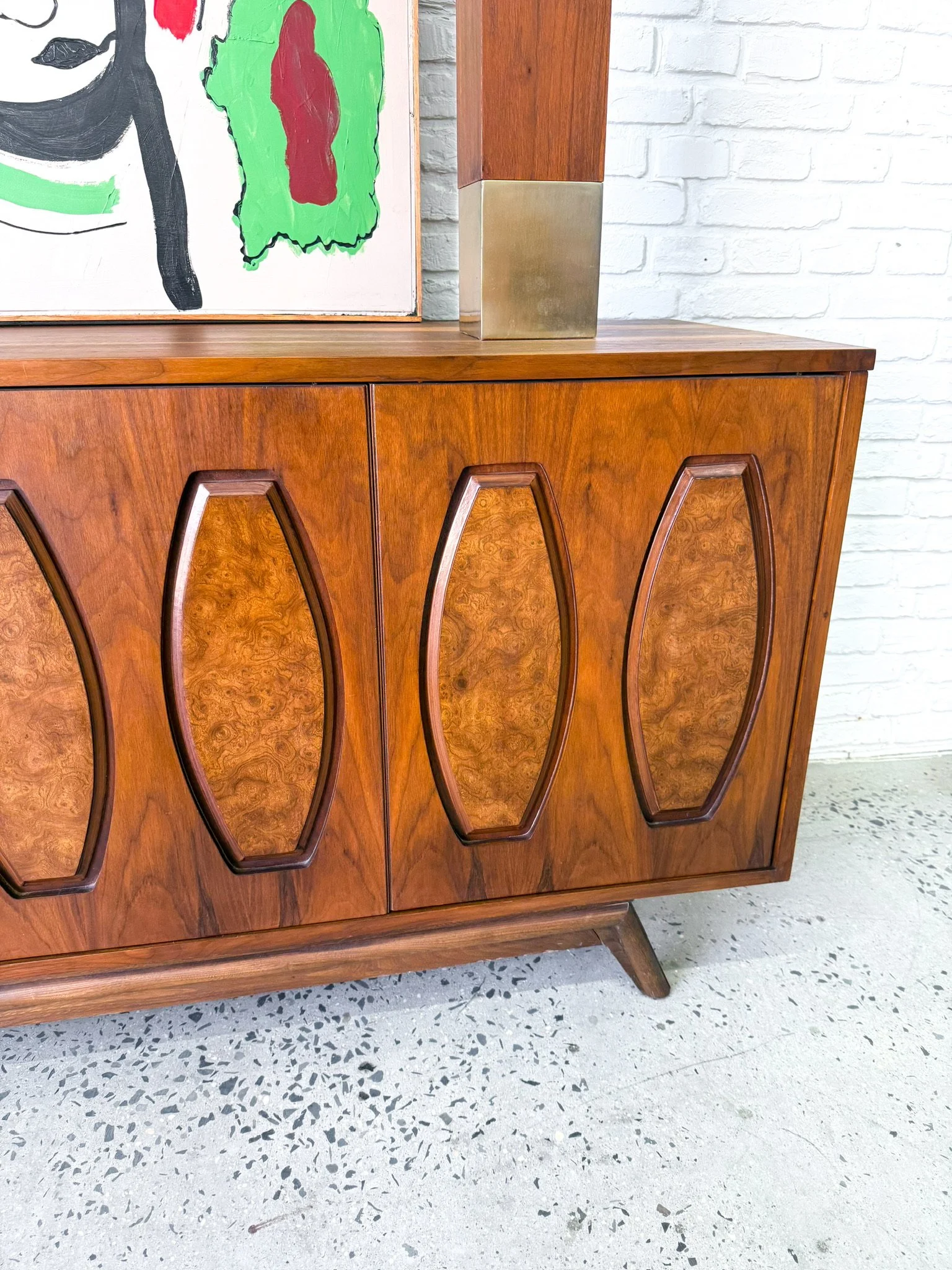 Young MFG Low Dresser12.JPG