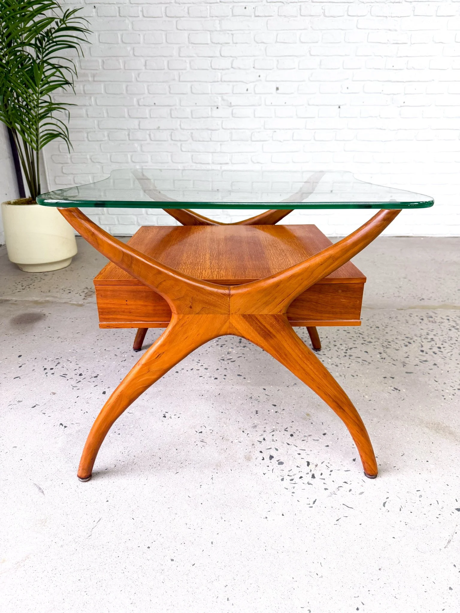 Glass Side Table 111.jpg