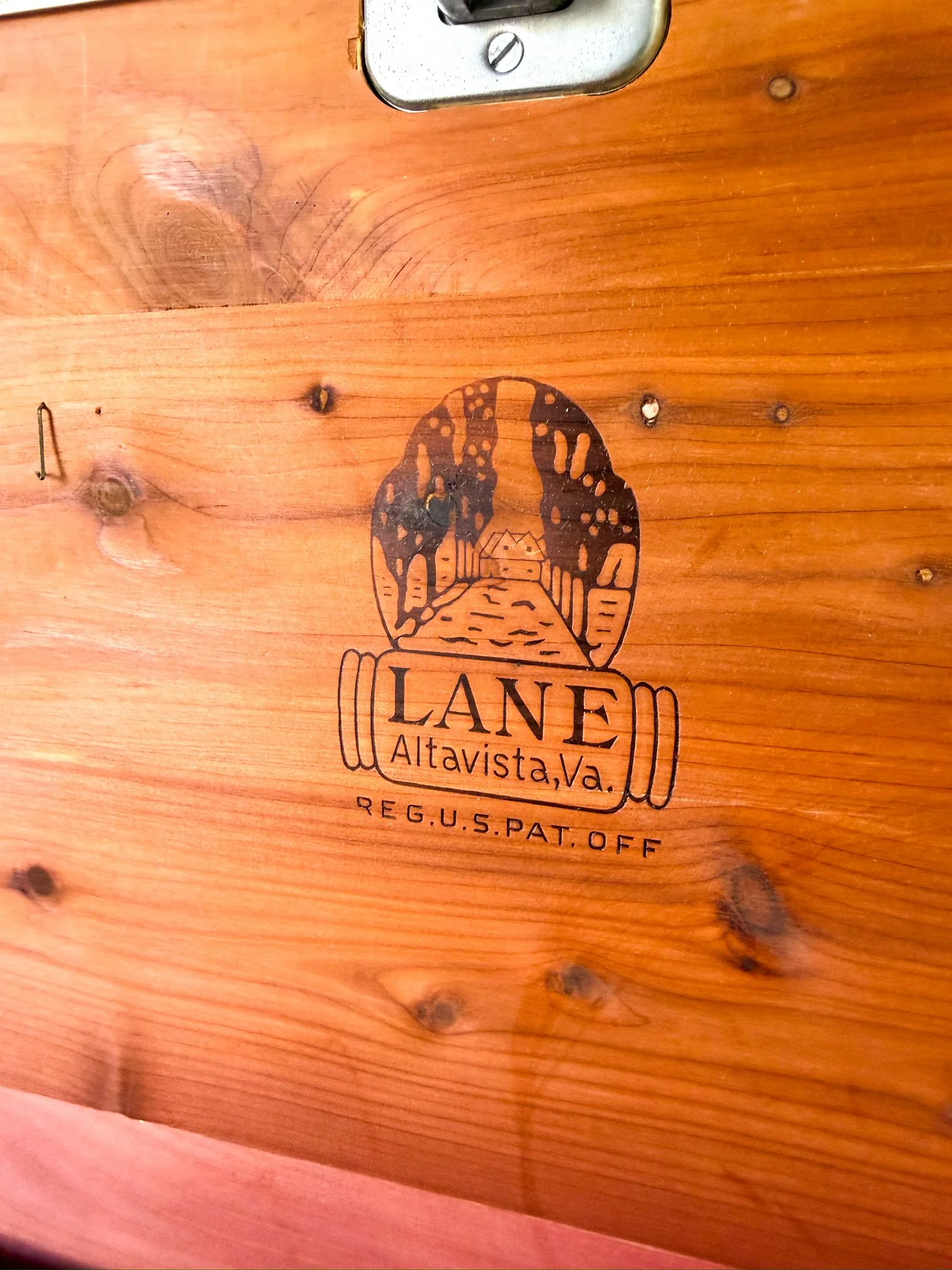 Lane Cedar Hope Chest9.jpg