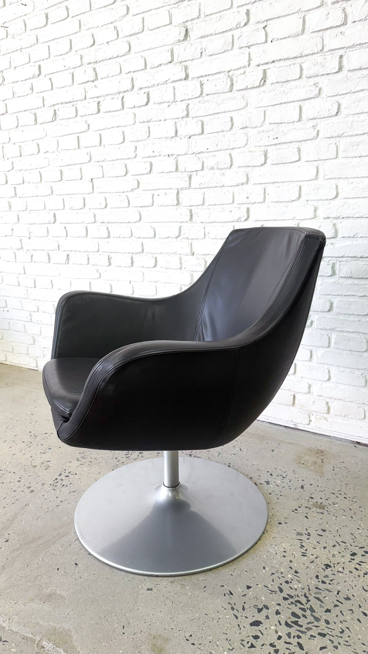 Bolia Leather Lounge Chair8.JPG