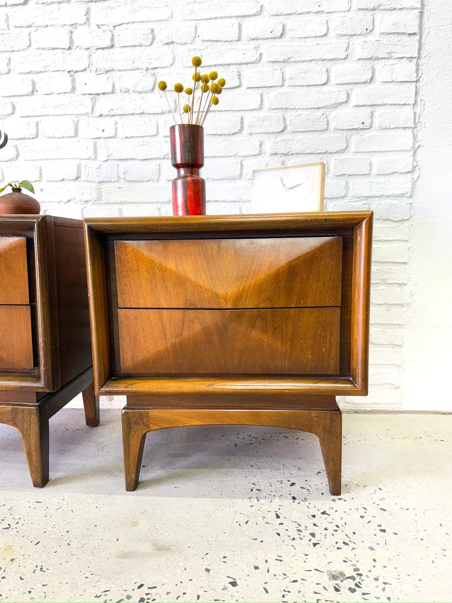 Diamond Front Bedroom Set5.JPG