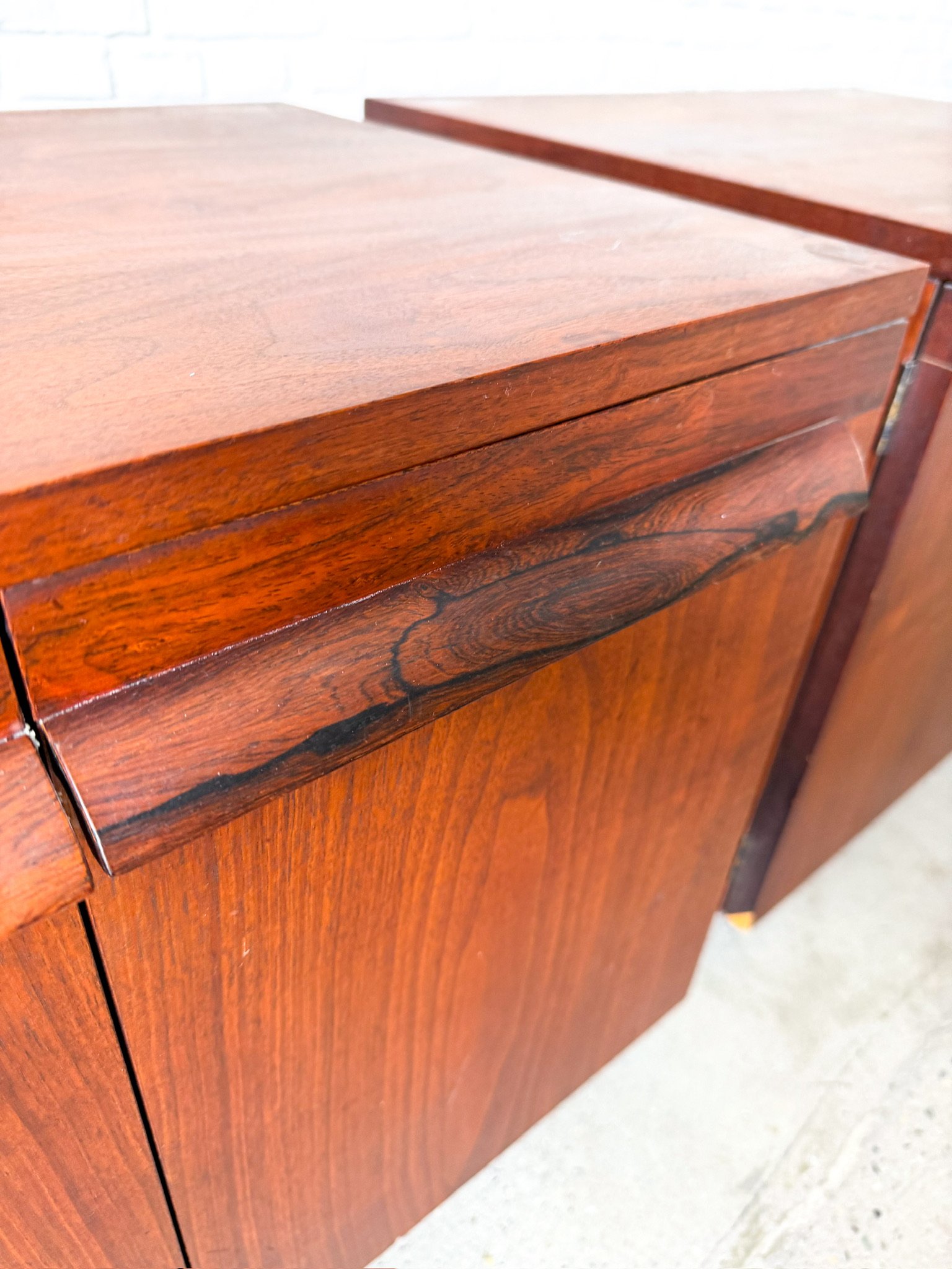 Walnut and Rosewood Nightstands Pair9.jpg