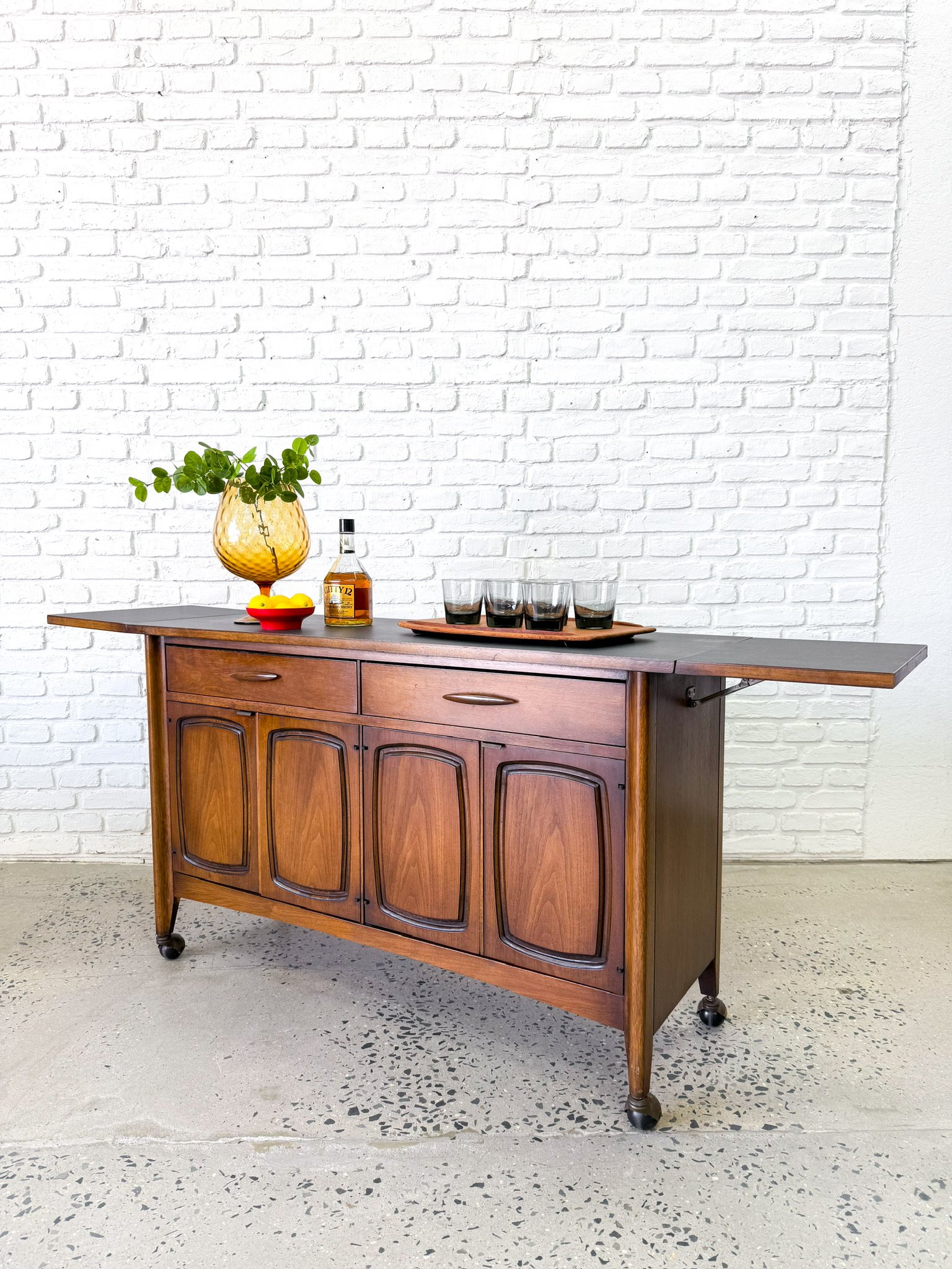 Broyhill Emphasis Bar Cart7.JPG